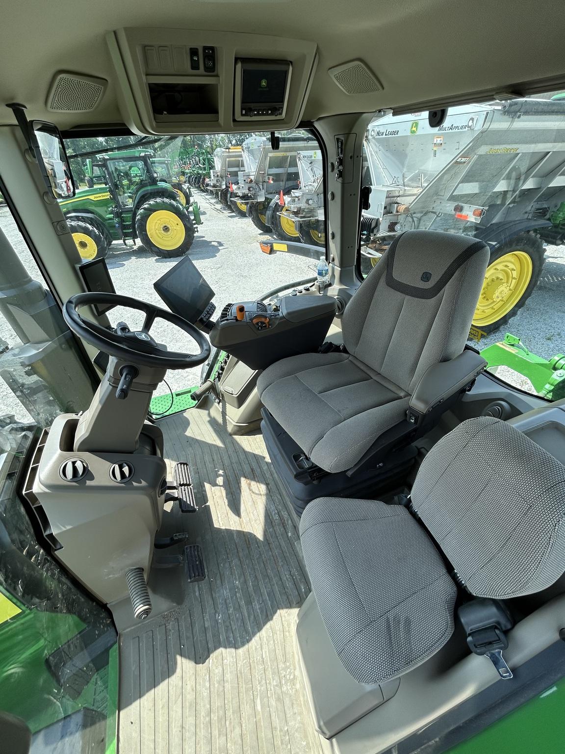 2024 John Deere 8R 250 Image