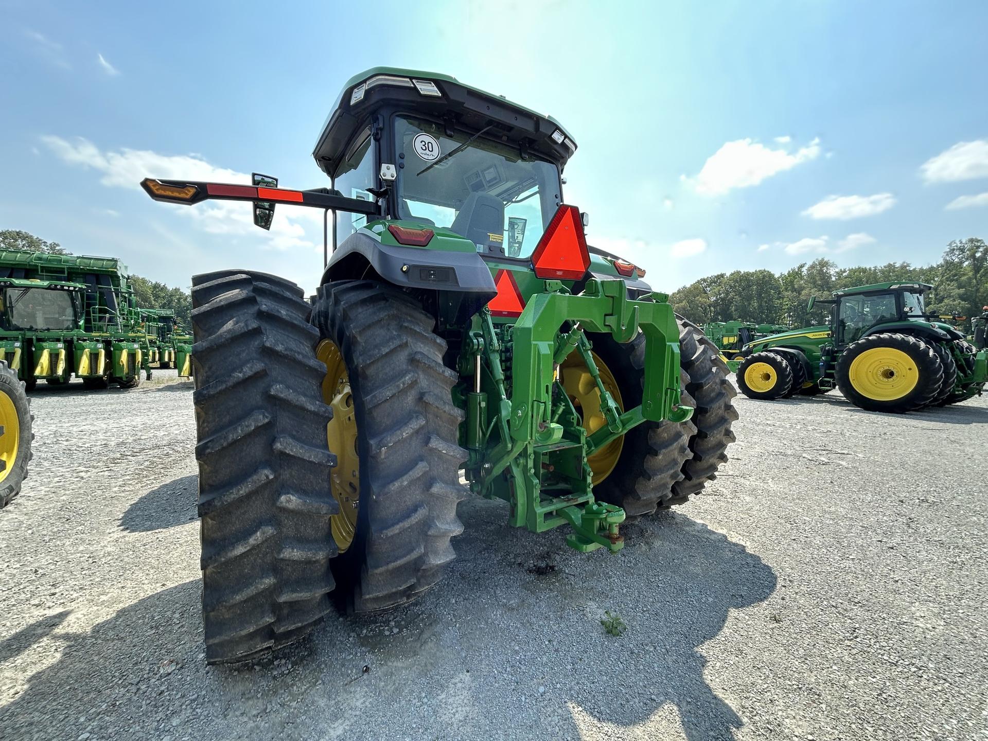 2024 John Deere 8R 250 Image