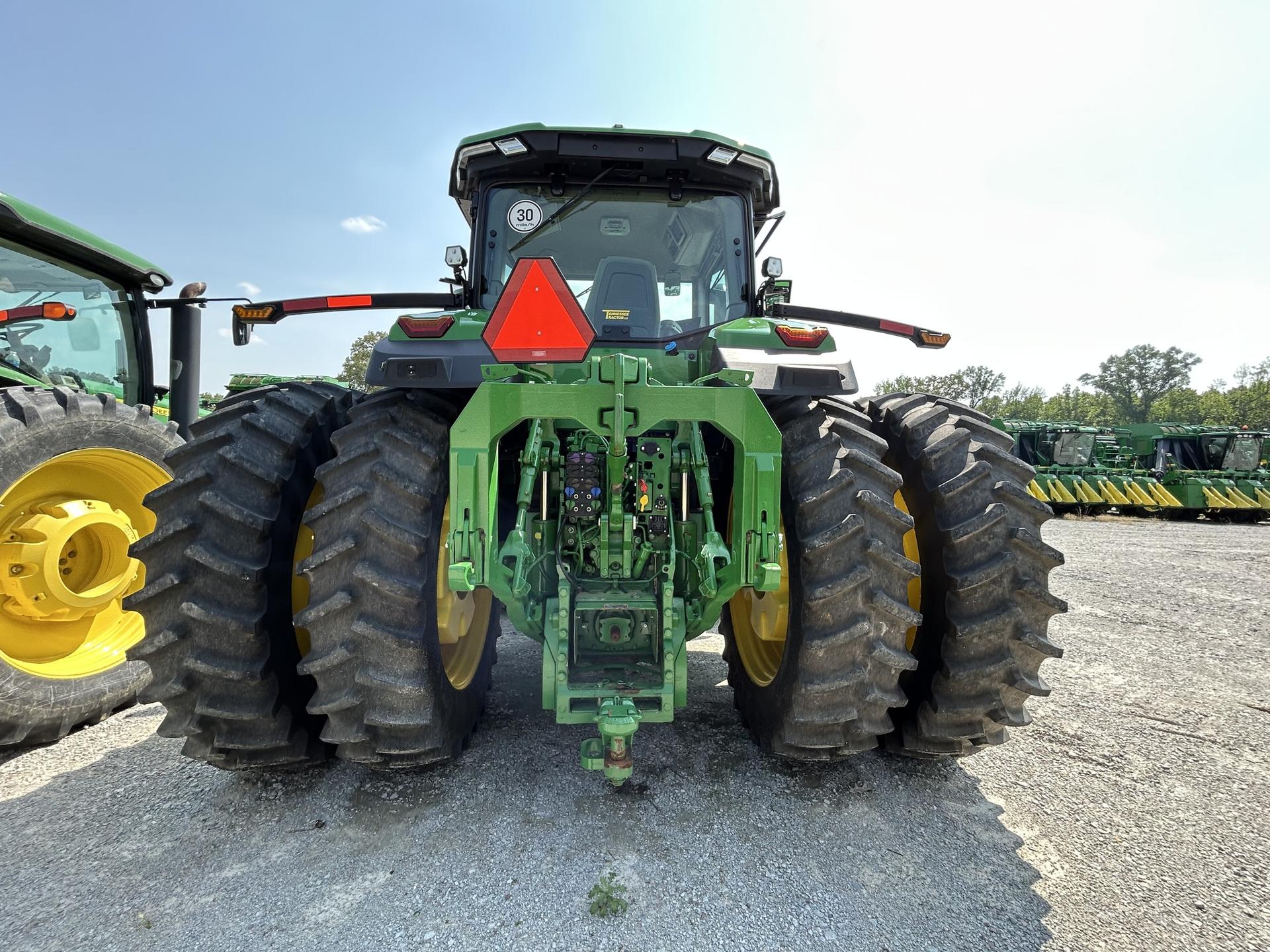 2024 John Deere 8R 250 Image