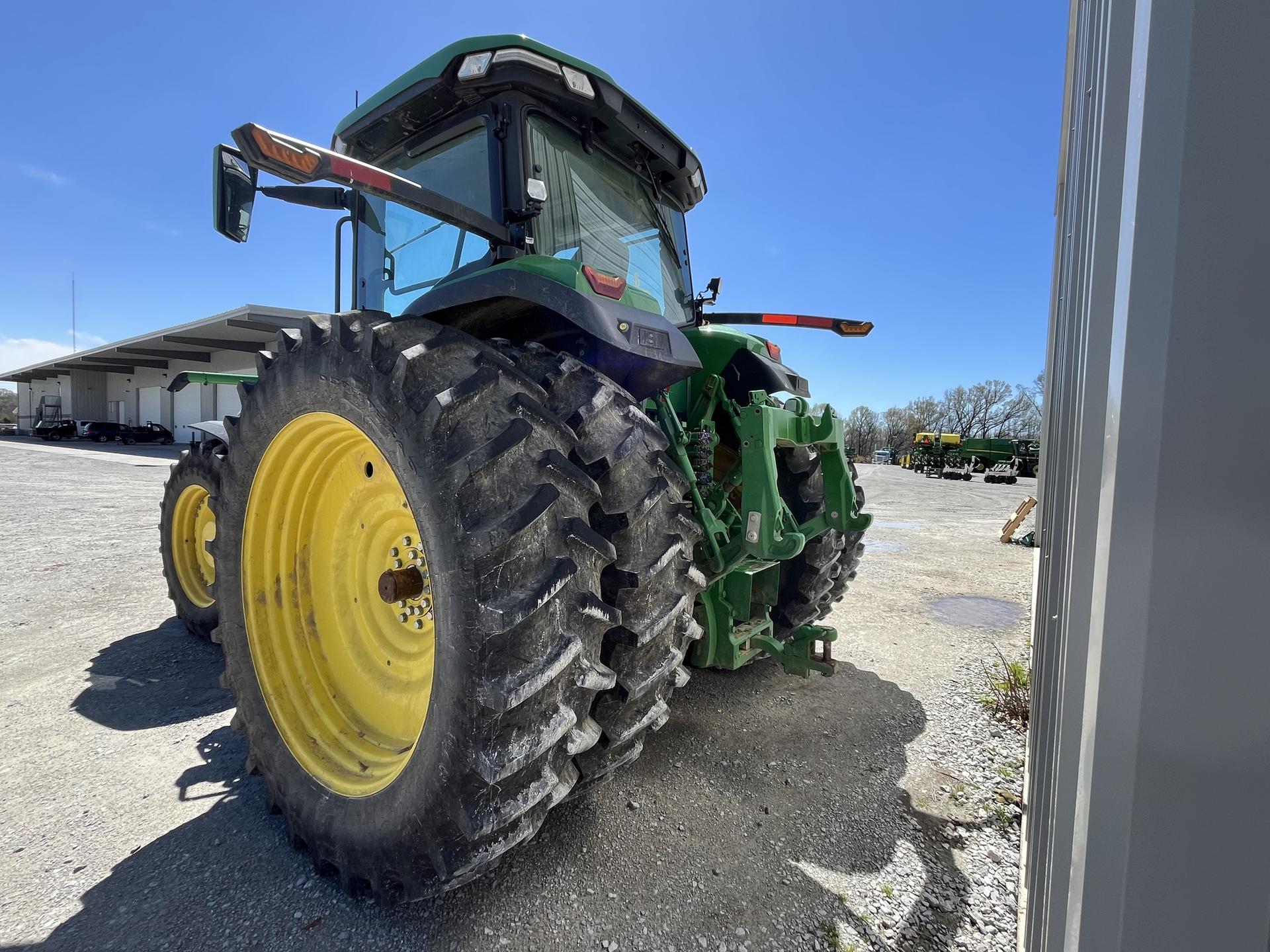 2023 John Deere 8R 250 Image