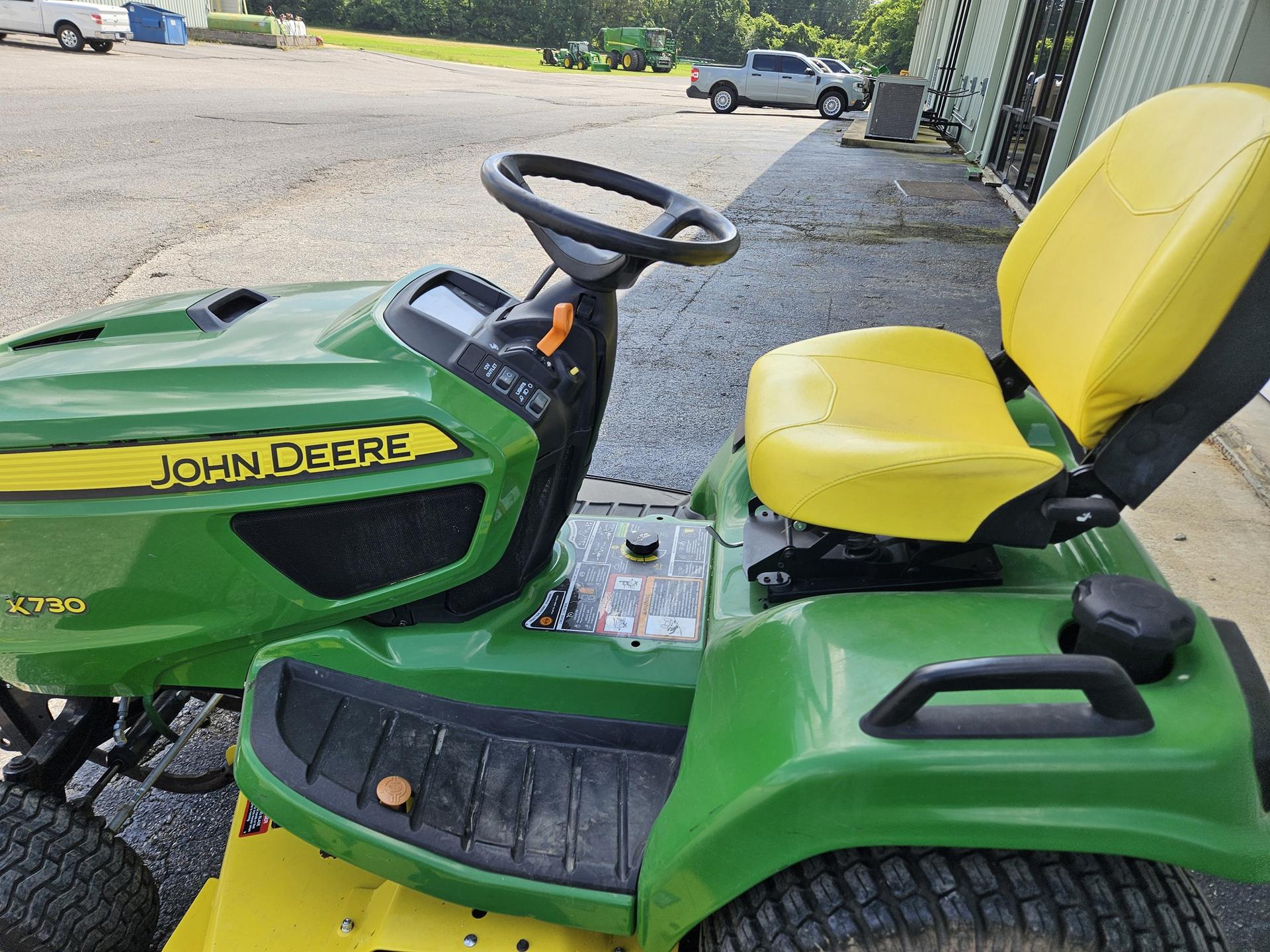 2016 John Deere X730 Image