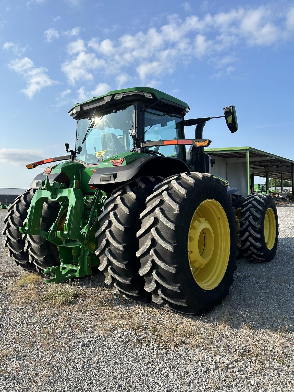 2023 John Deere 8R 370 Image