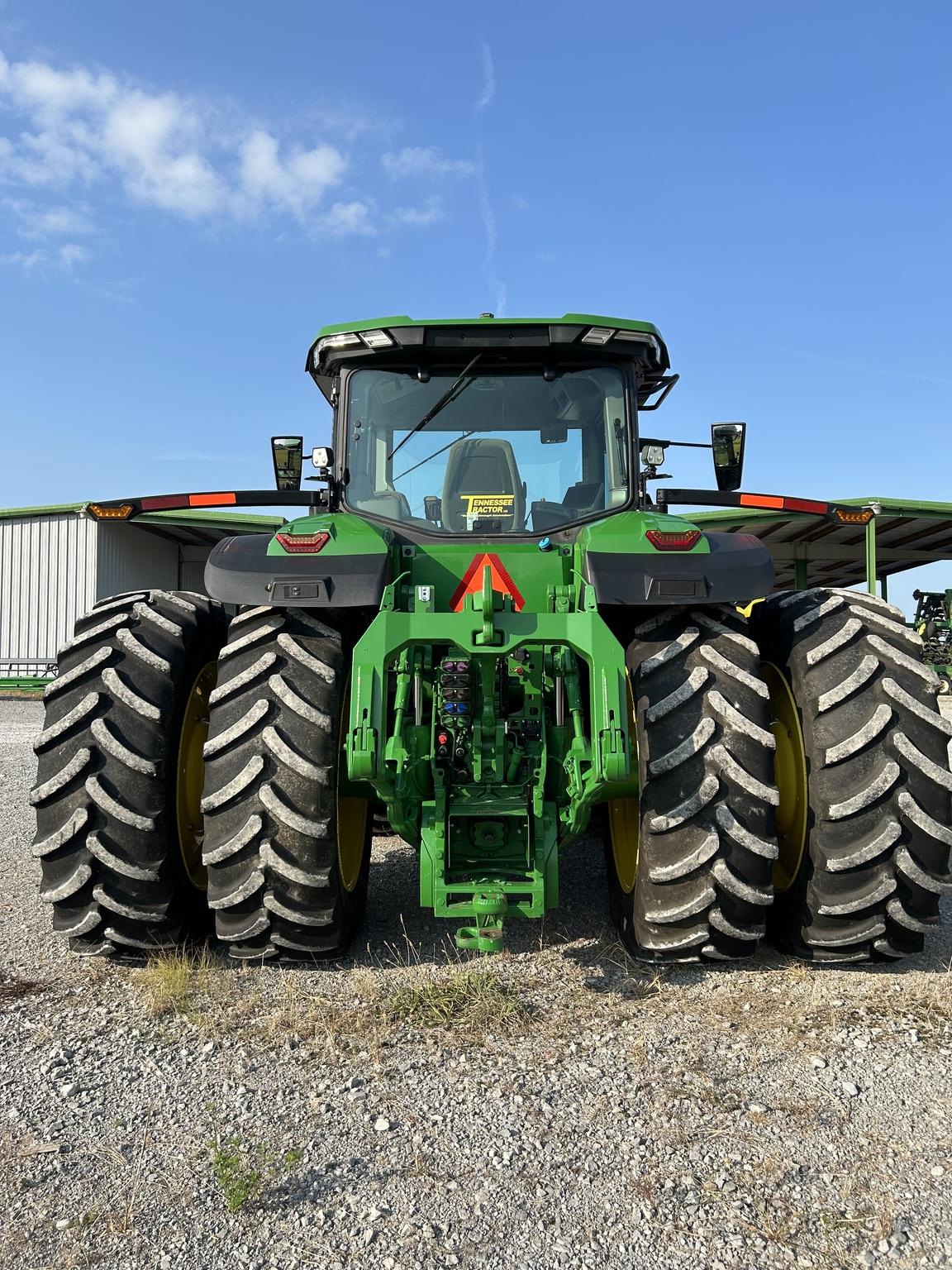 2023 John Deere 8R 370 Image