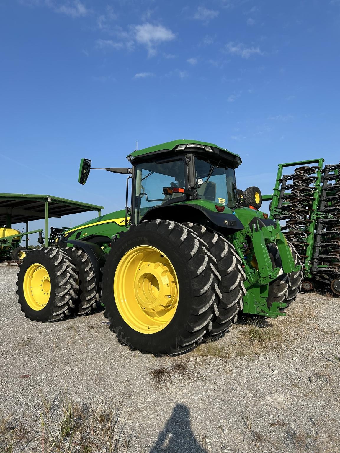 2023 John Deere 8R 370 Image