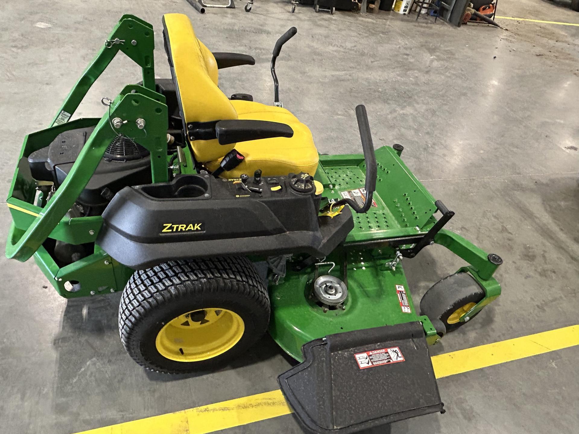 2022 John Deere Z720E Image