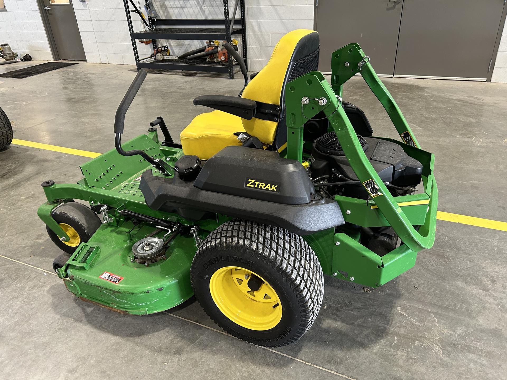 2022 John Deere Z720E Image