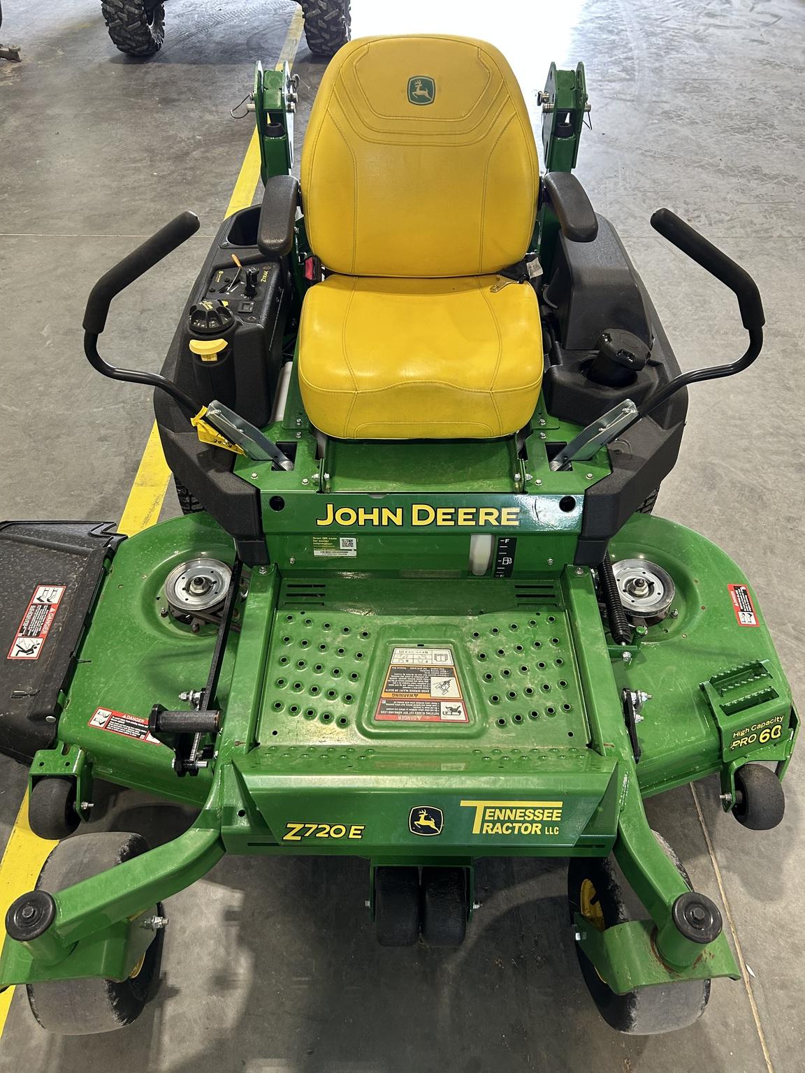 2022 John Deere Z720E Image