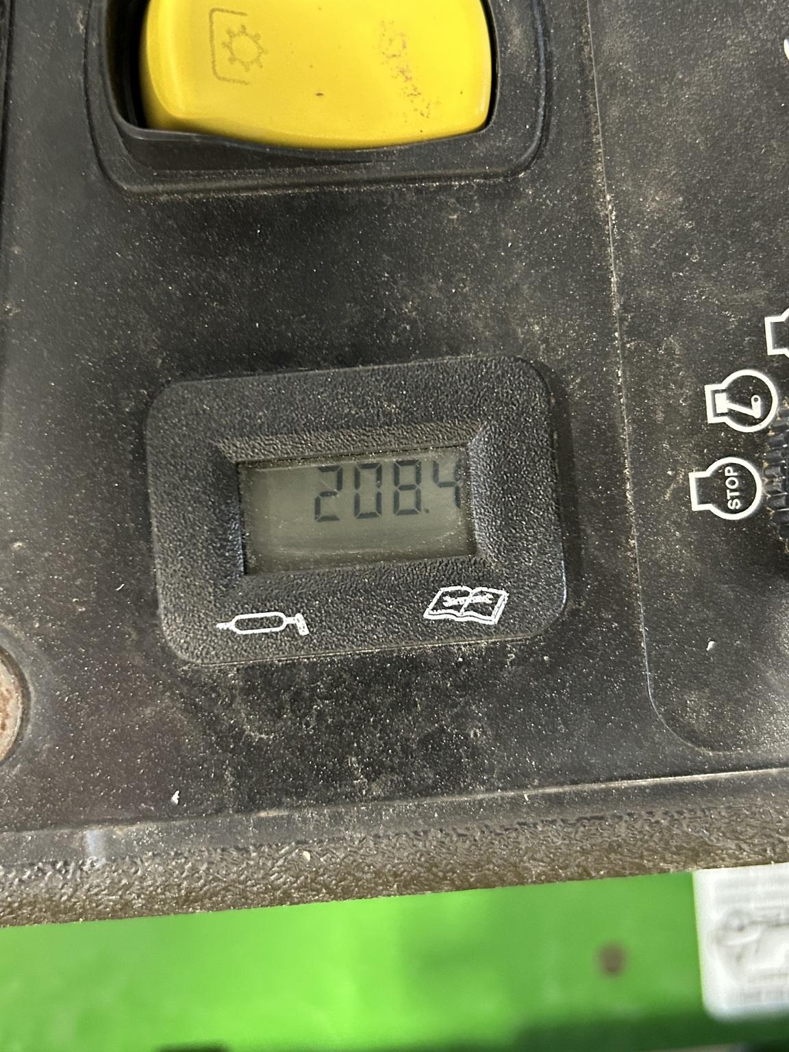 2022 John Deere Z720E Image
