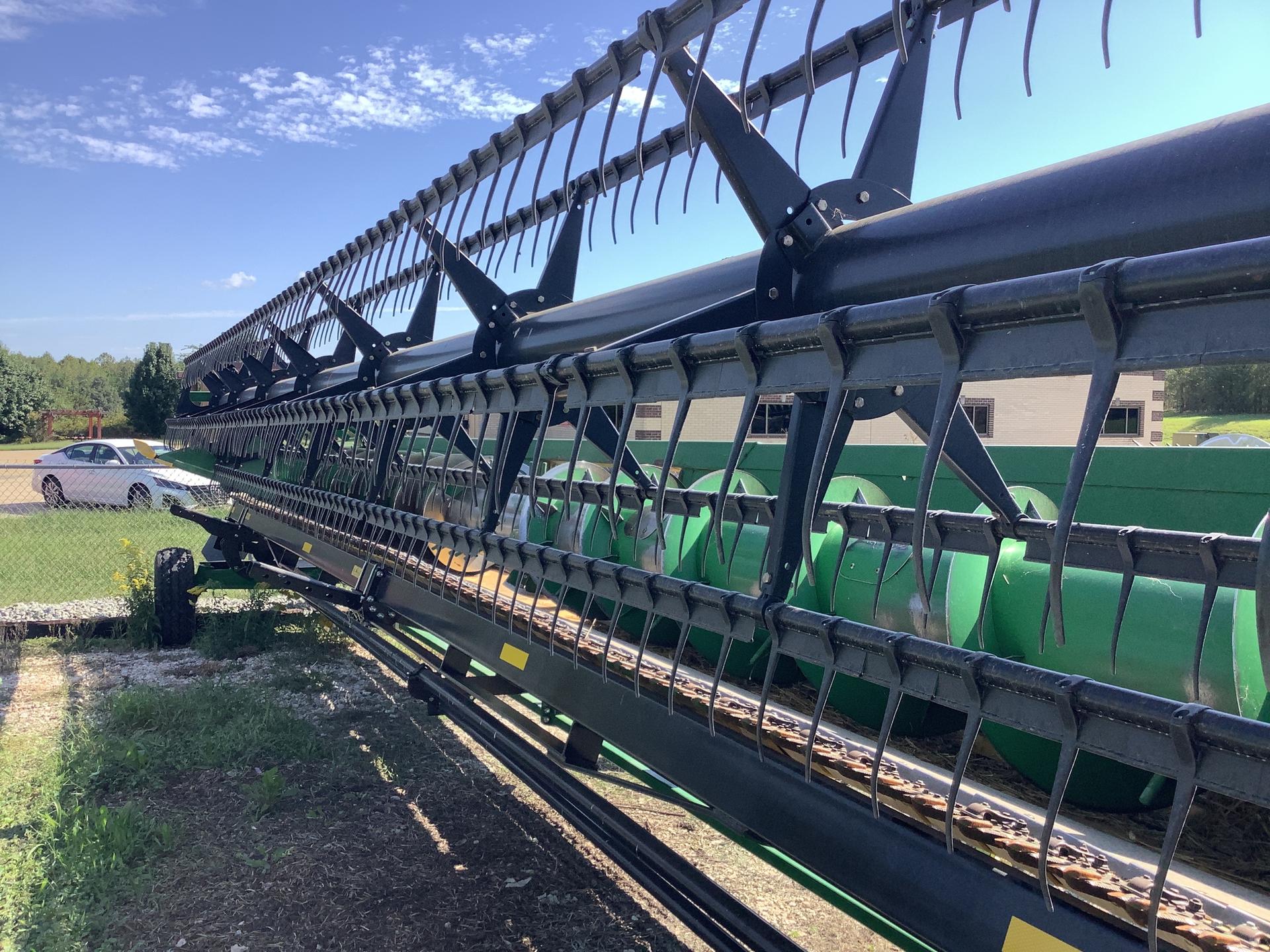 2009 John Deere 635F Image