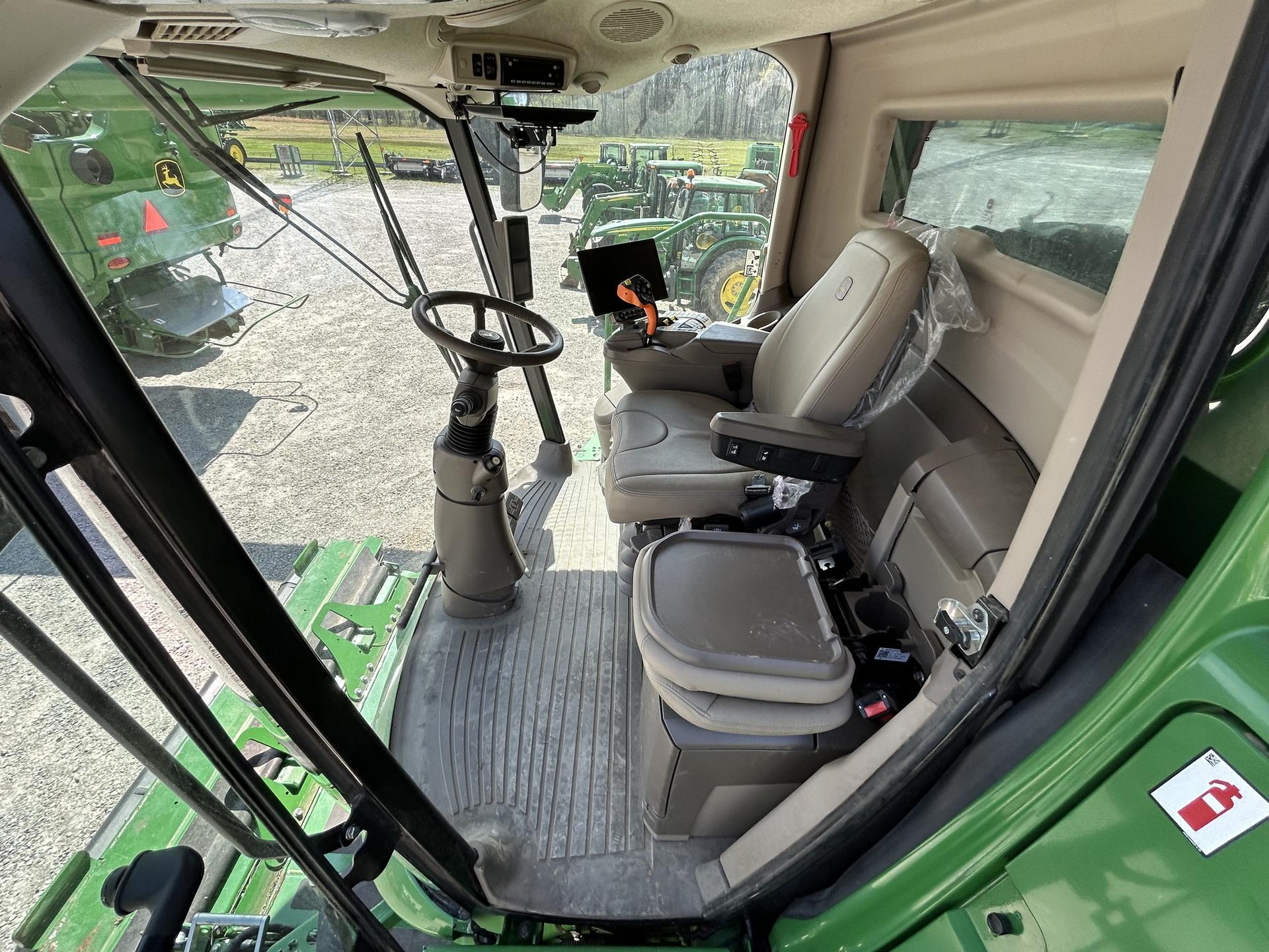 2024 John Deere S780 Image