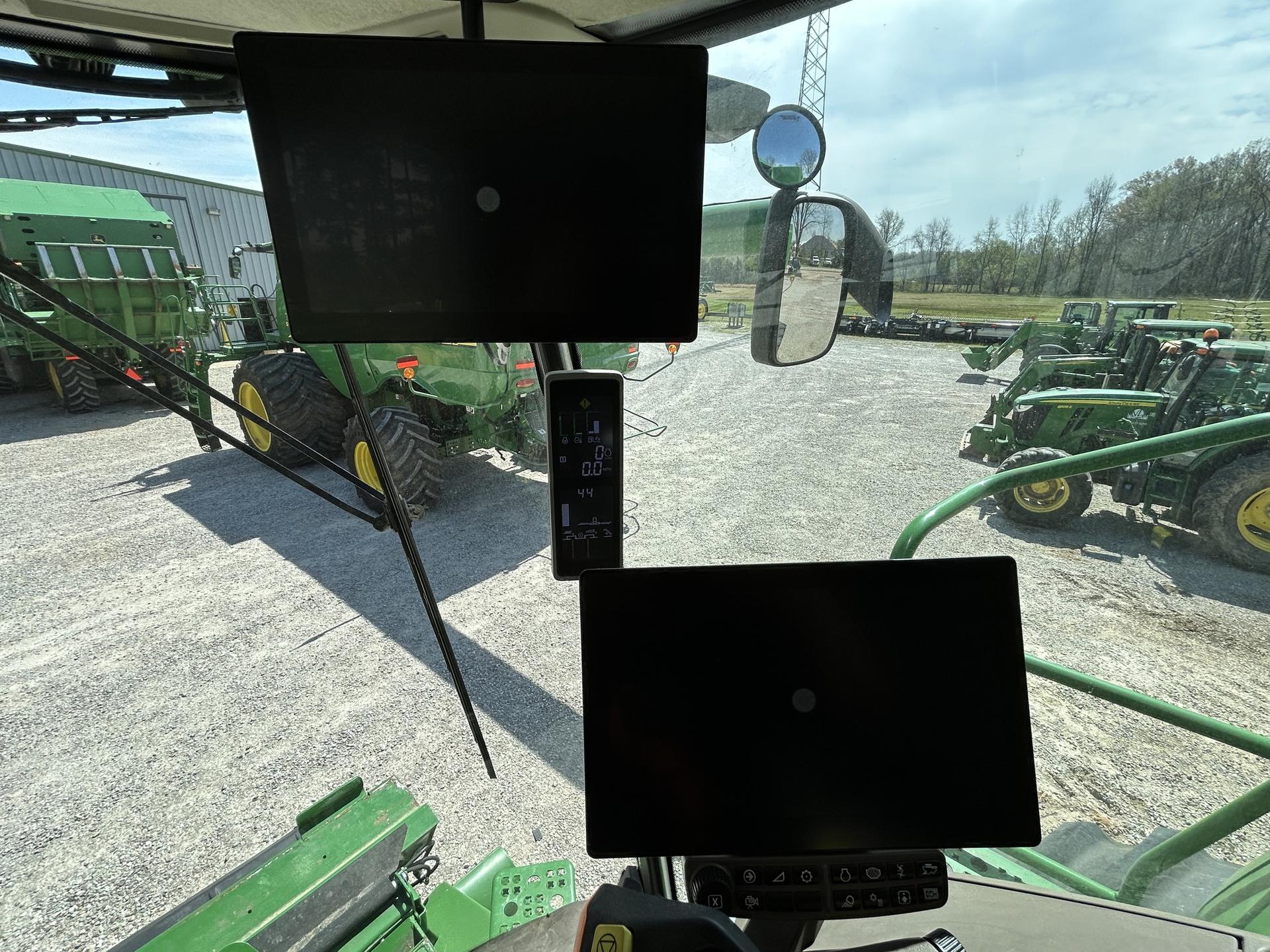 2024 John Deere S780 Image