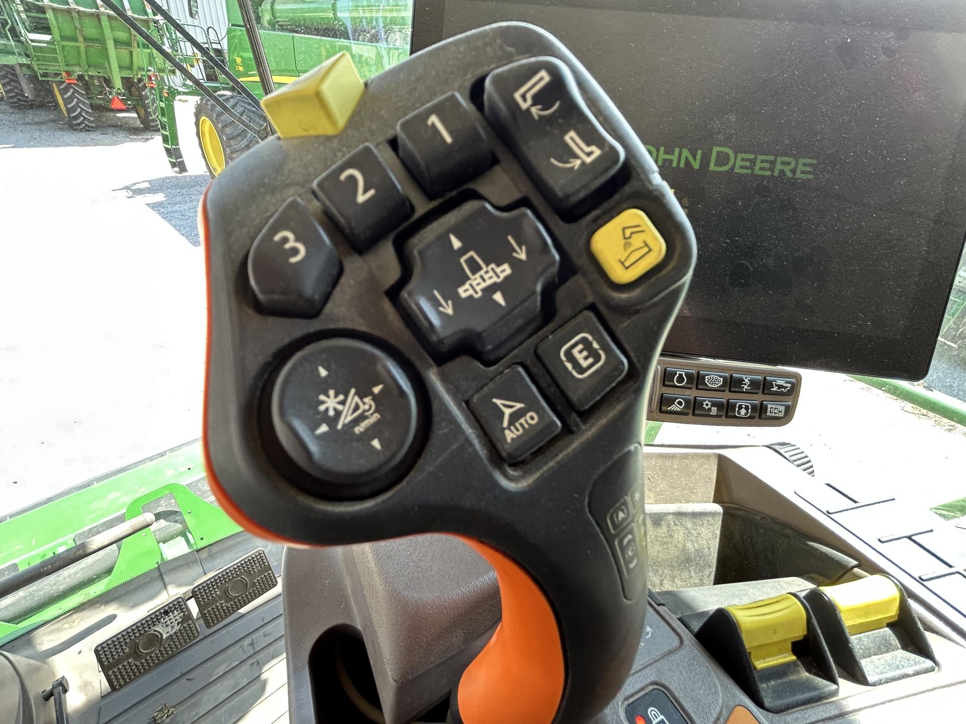 2024 John Deere S780 Image