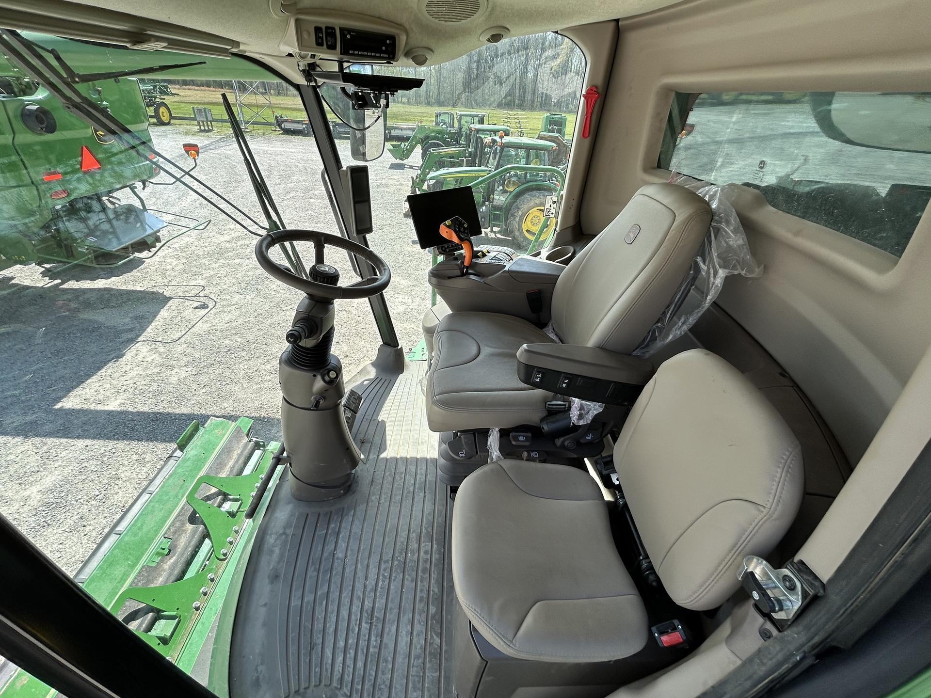 2024 John Deere S780 Image