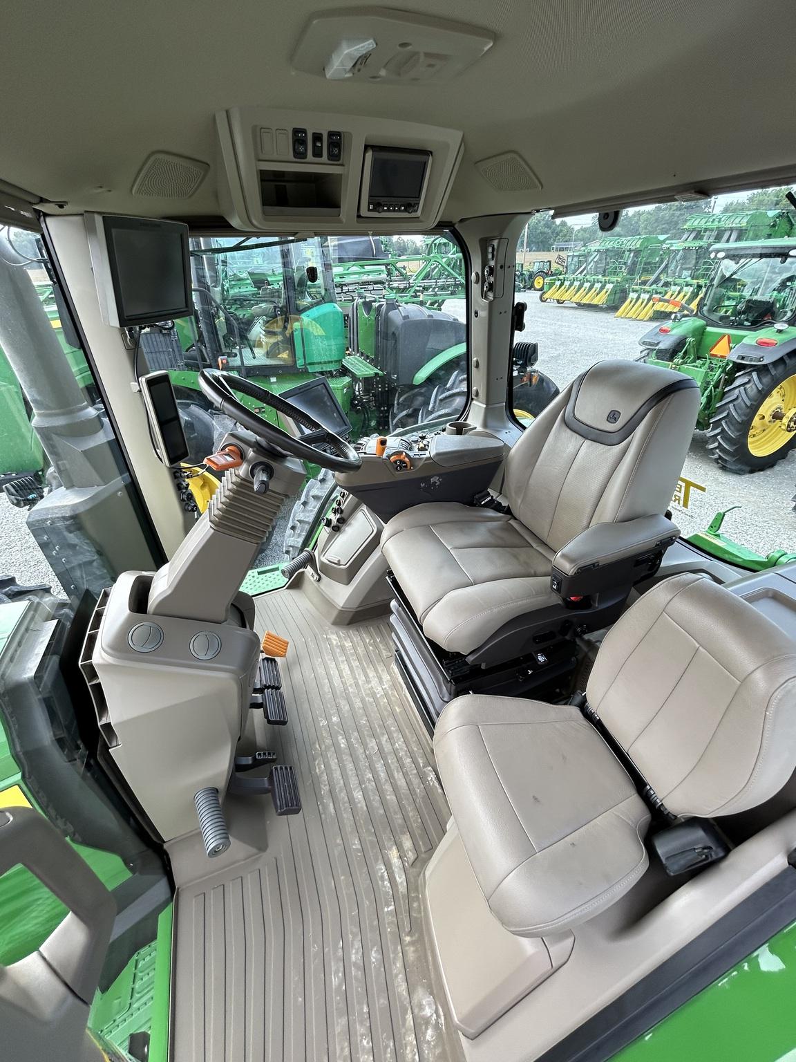 2022 John Deere 8R 310 Image