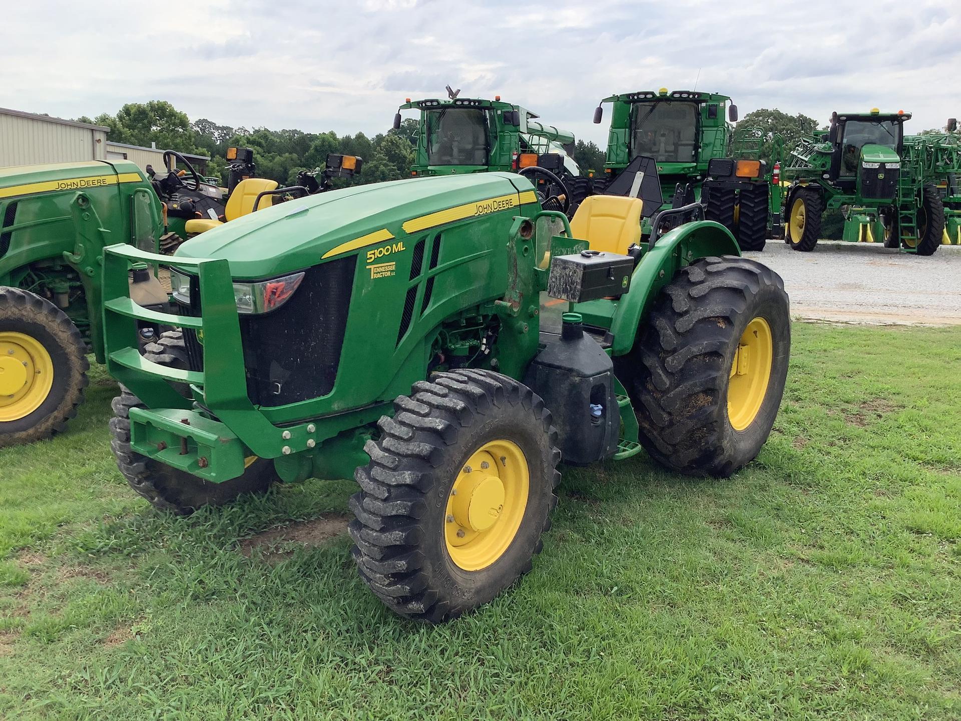 2021 John Deere 5100M Image