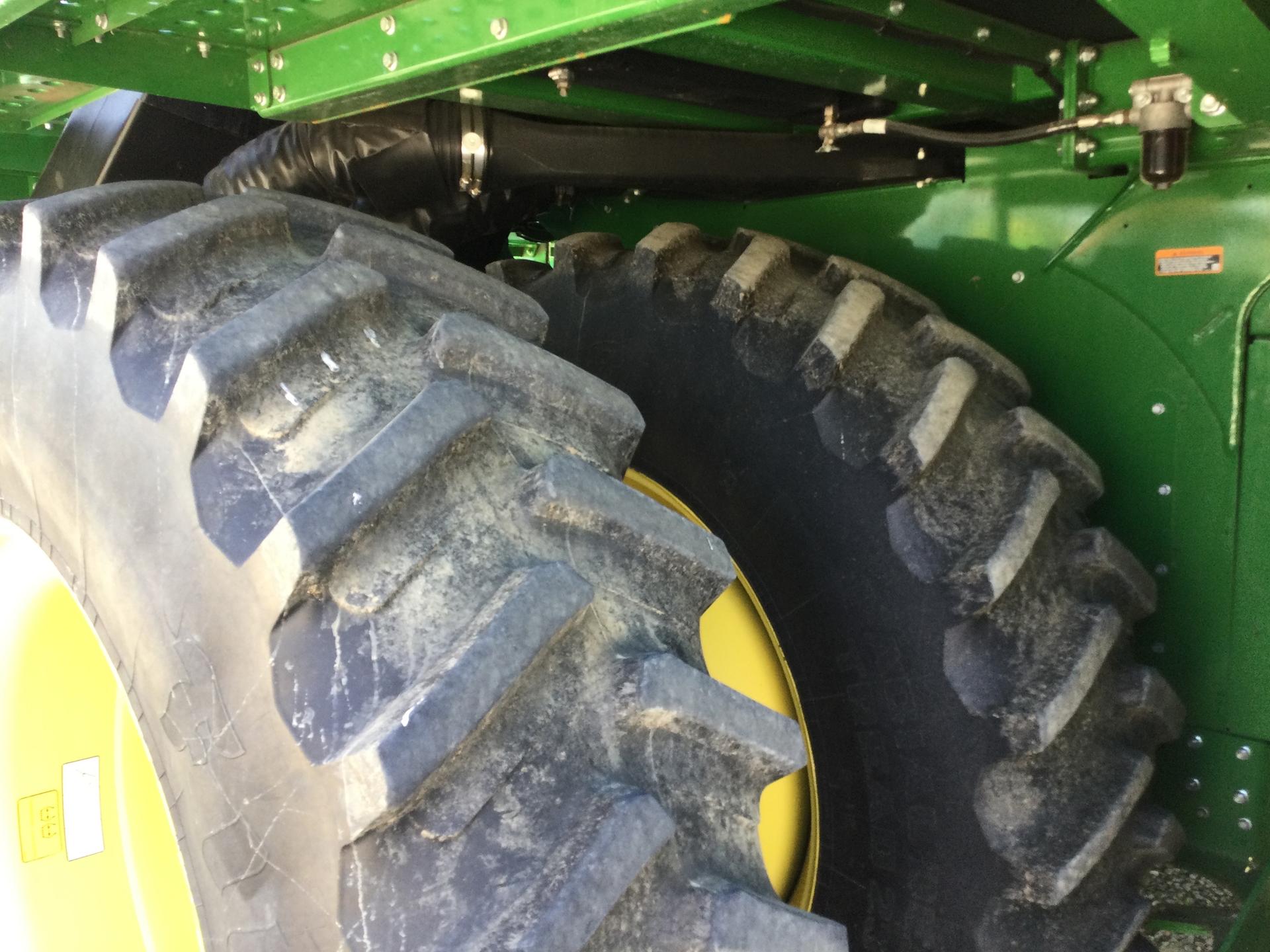 2021 John Deere CP690 Image