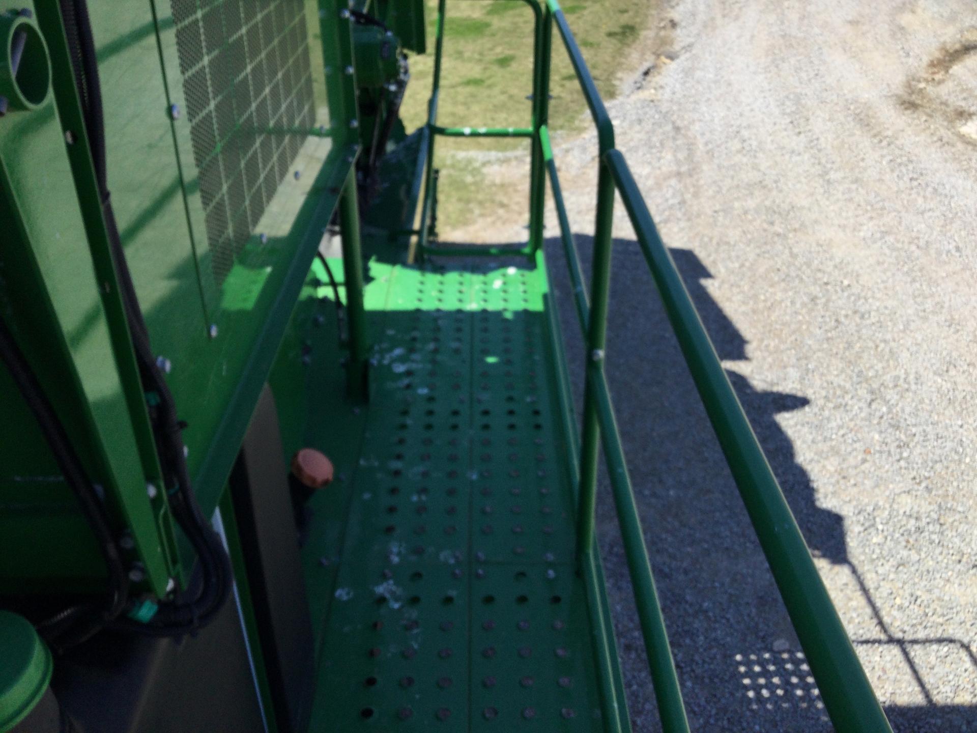 2021 John Deere CP690 Image