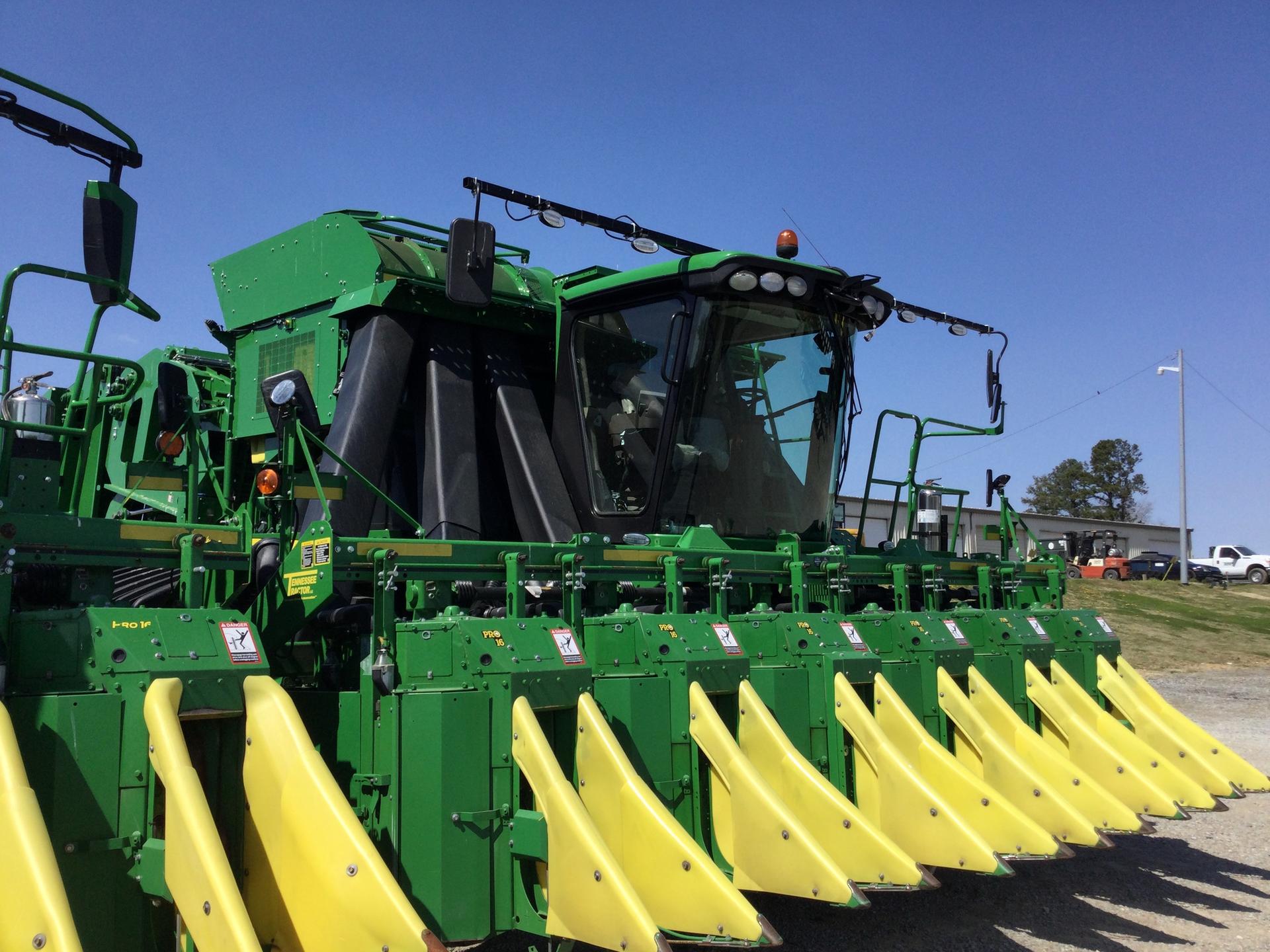 2021 John Deere CP690 Image