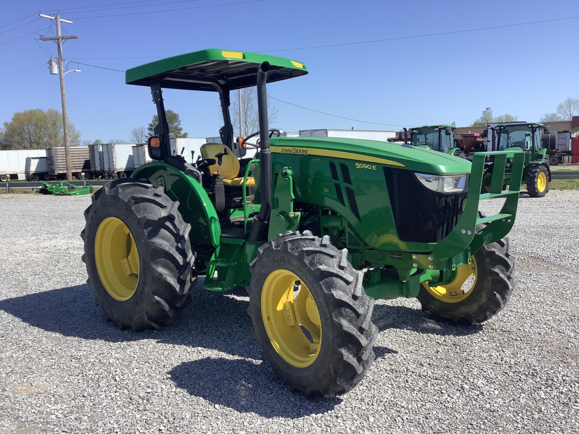 2019 John Deere 5090E Image