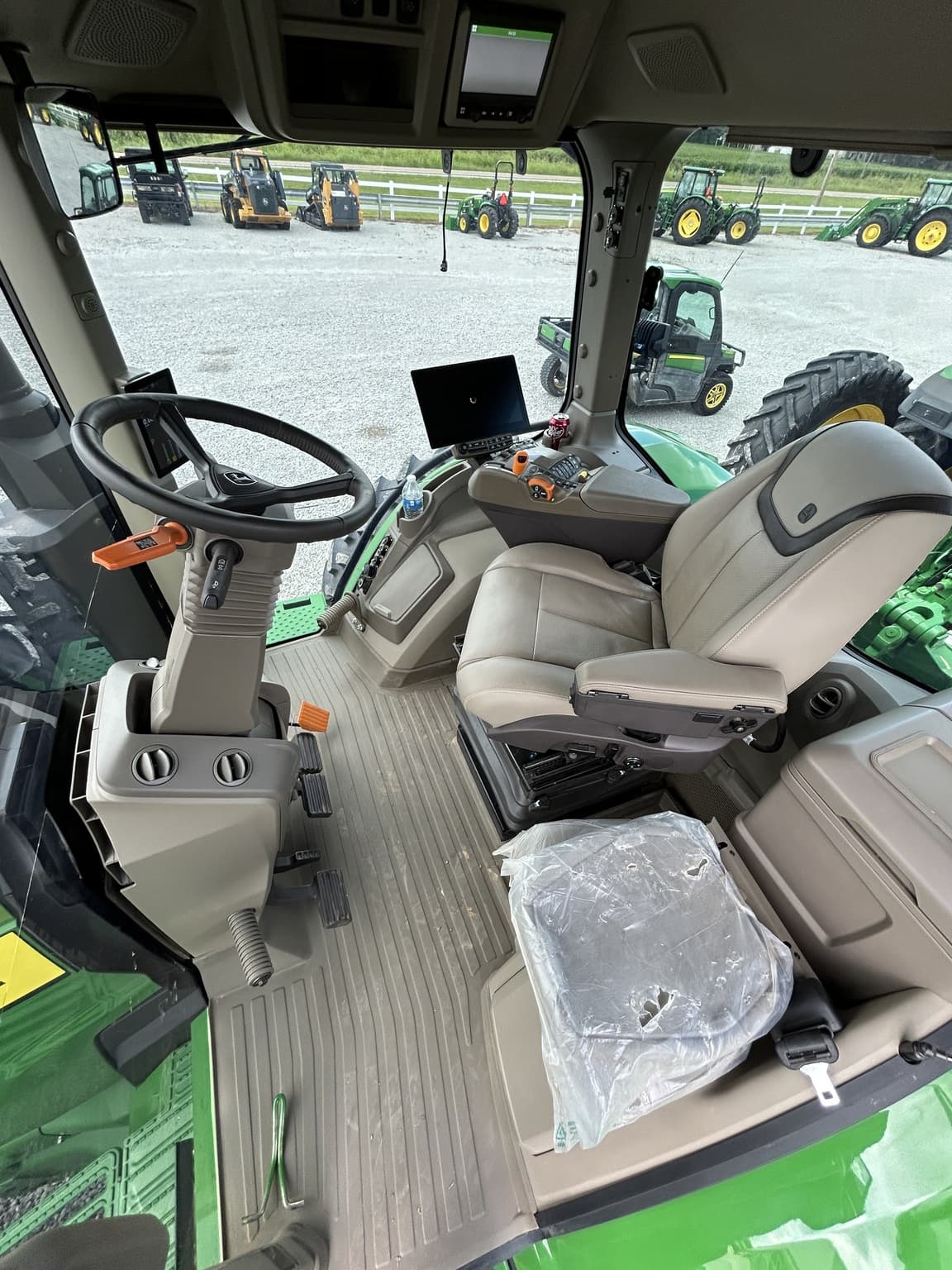 2024 John Deere 8R 310 Image
