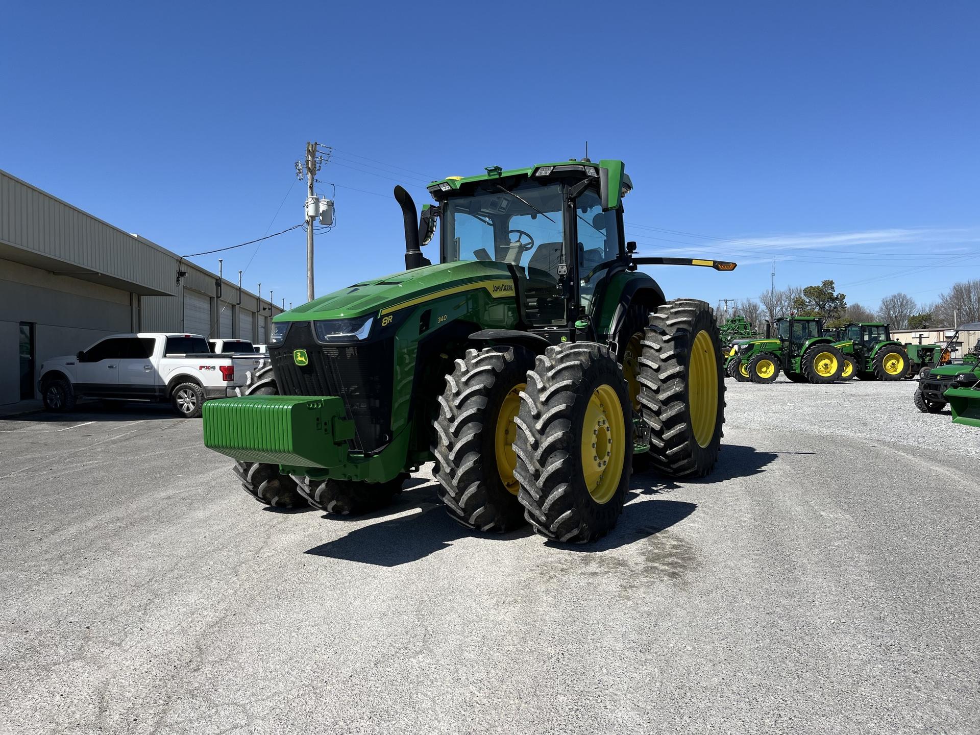 2022 John Deere 8R 340 Image