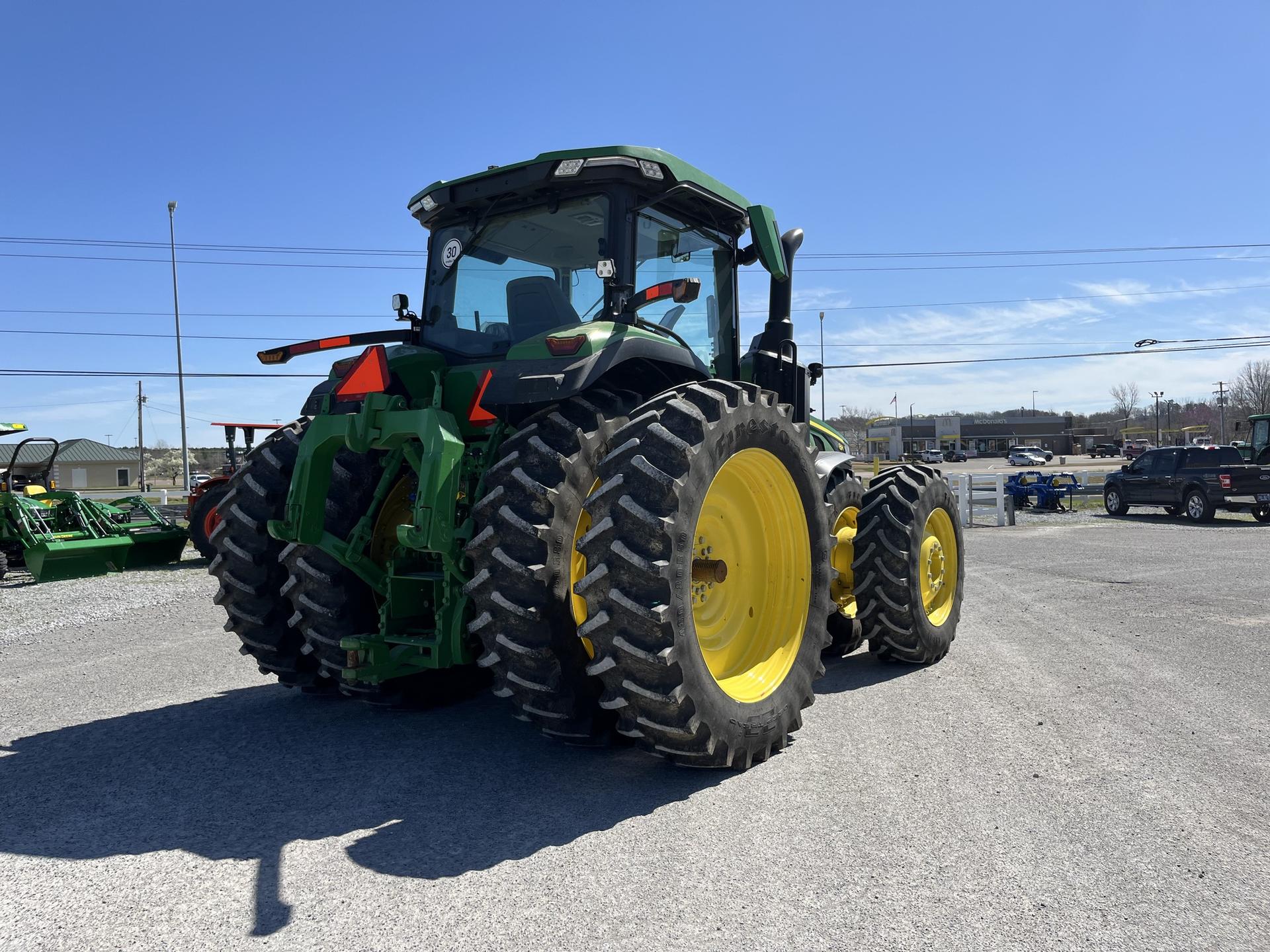 2022 John Deere 8R 340 Image