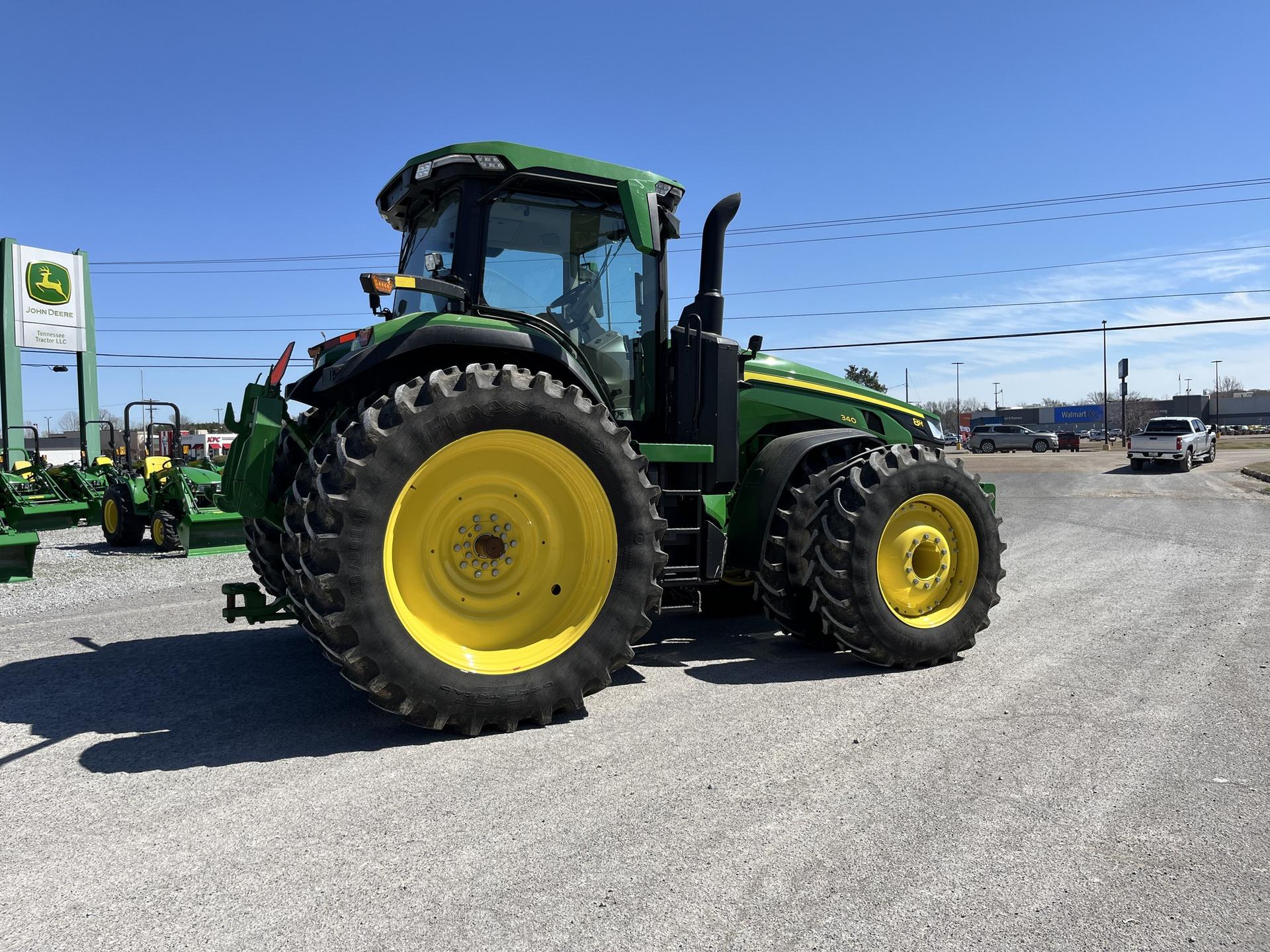 2022 John Deere 8R 340 Image