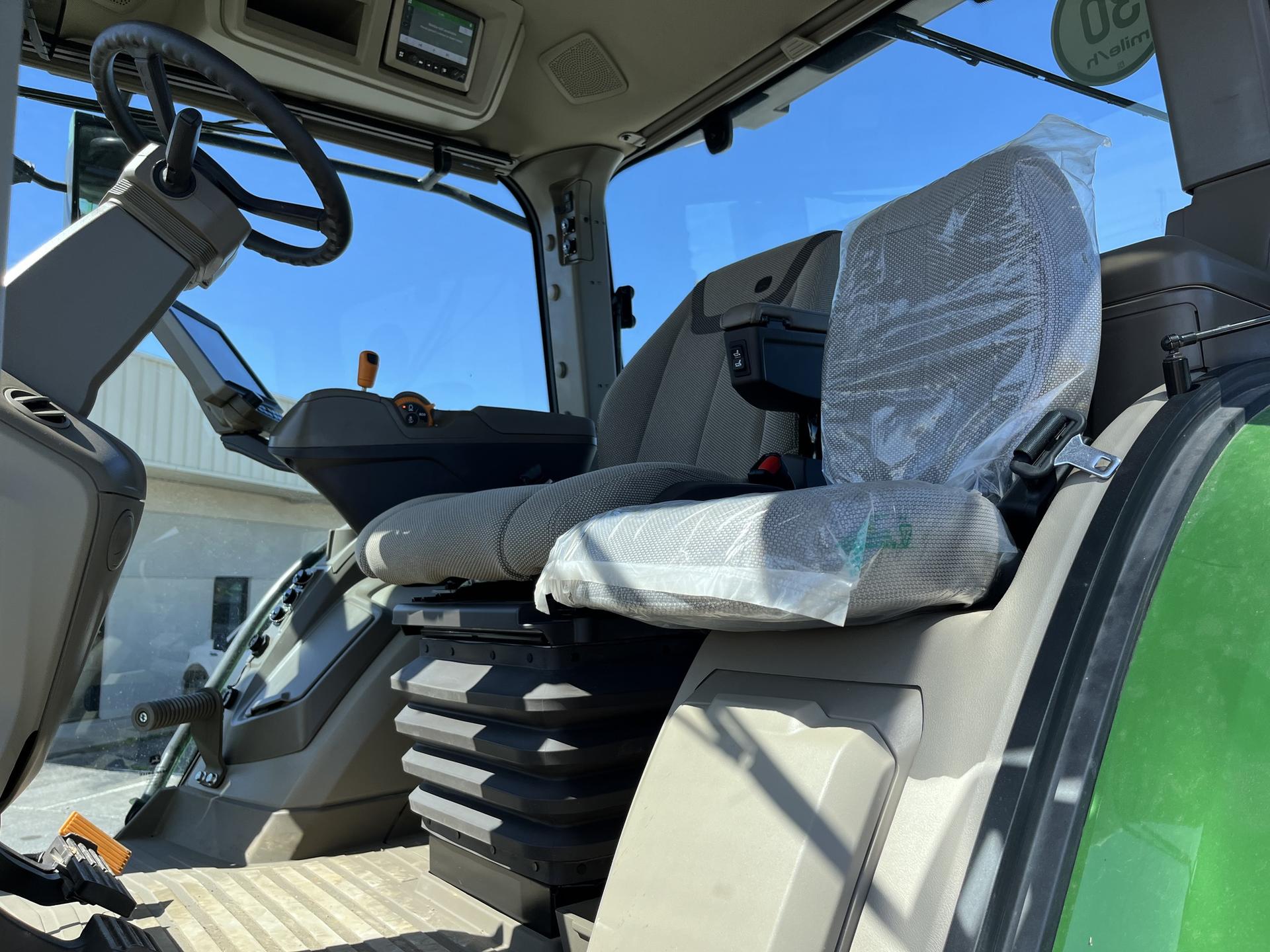 2022 John Deere 8R 340 Image
