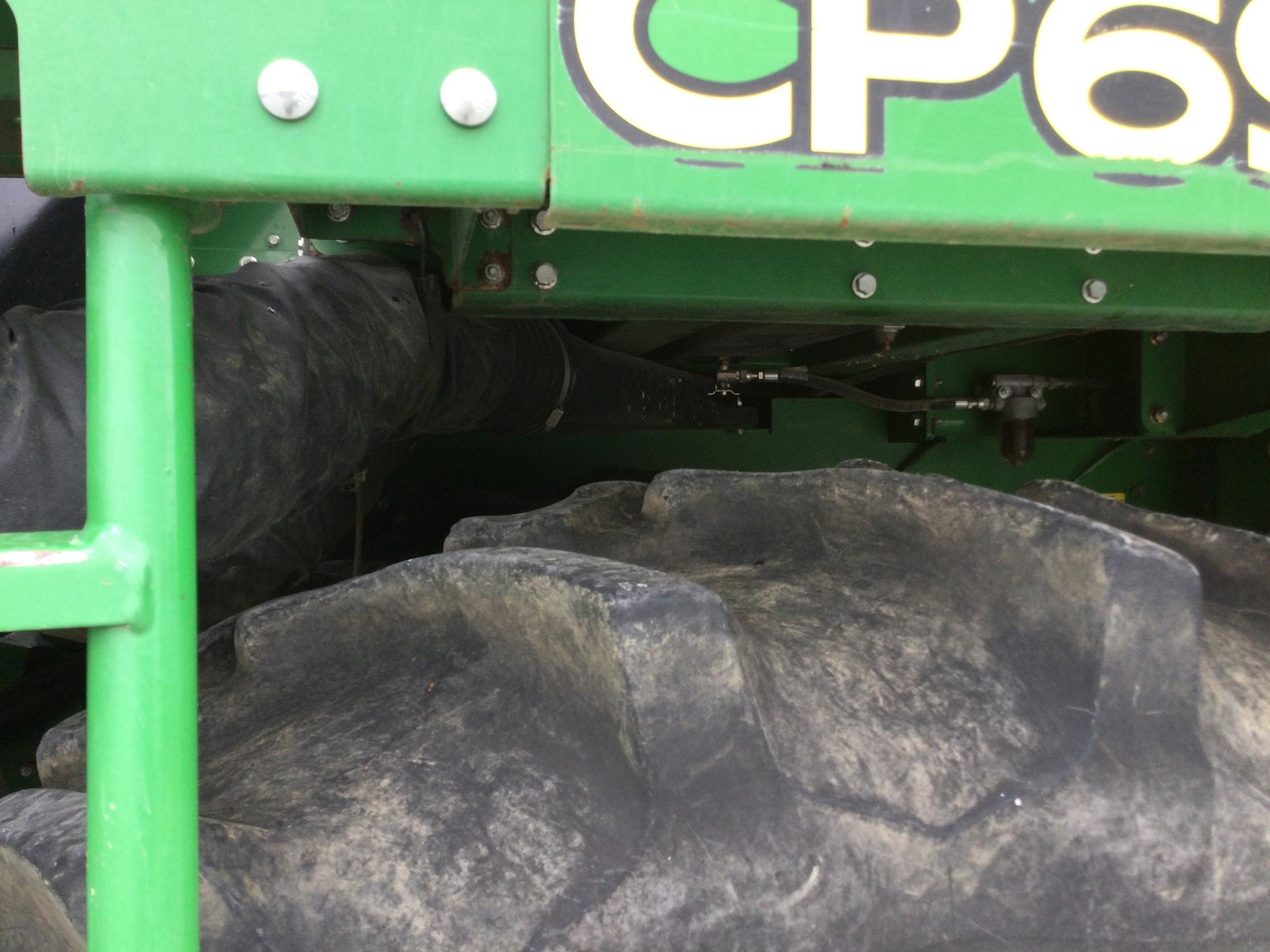 2016 John Deere CP690 Image
