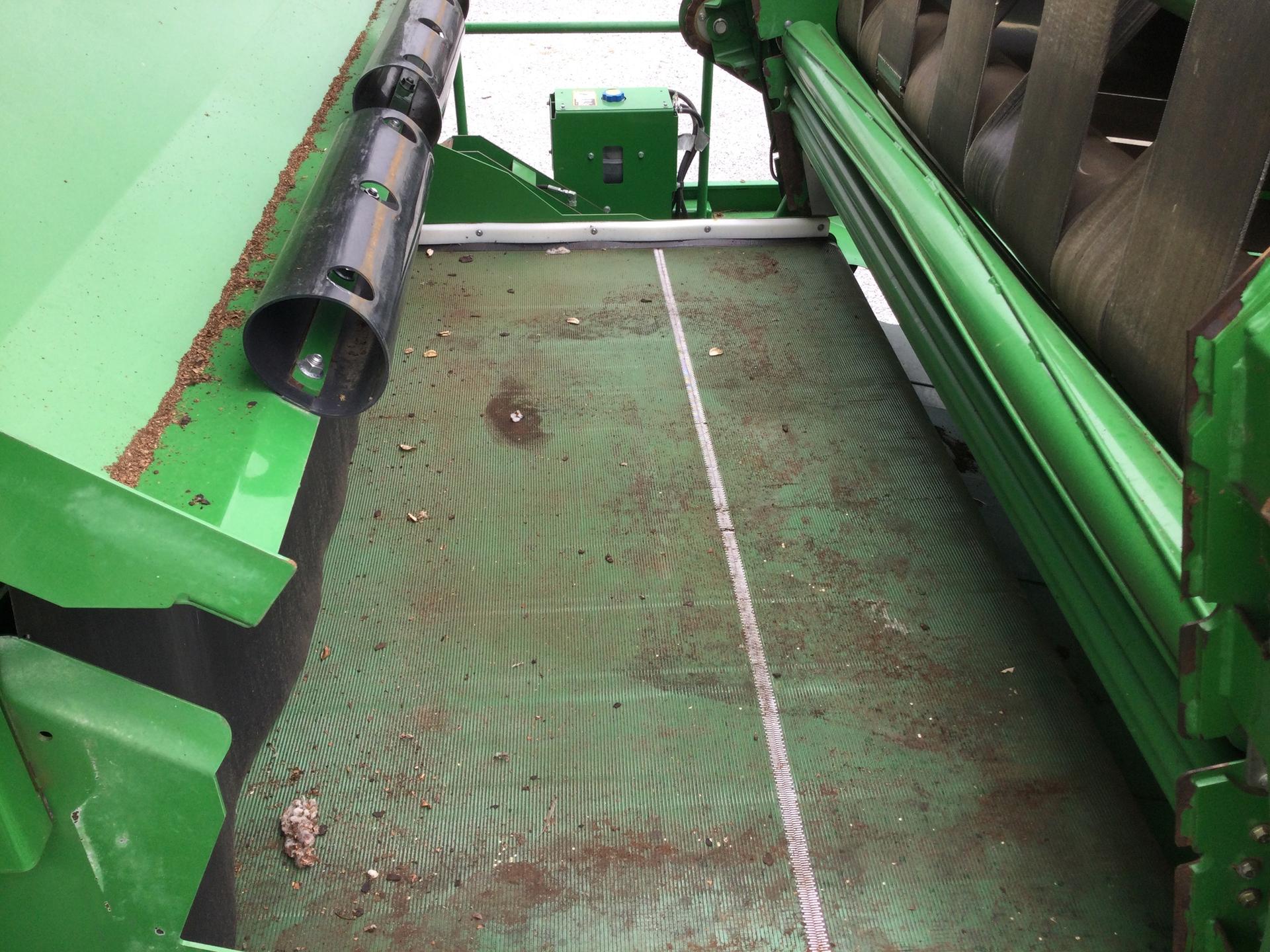 2016 John Deere CP690 Image