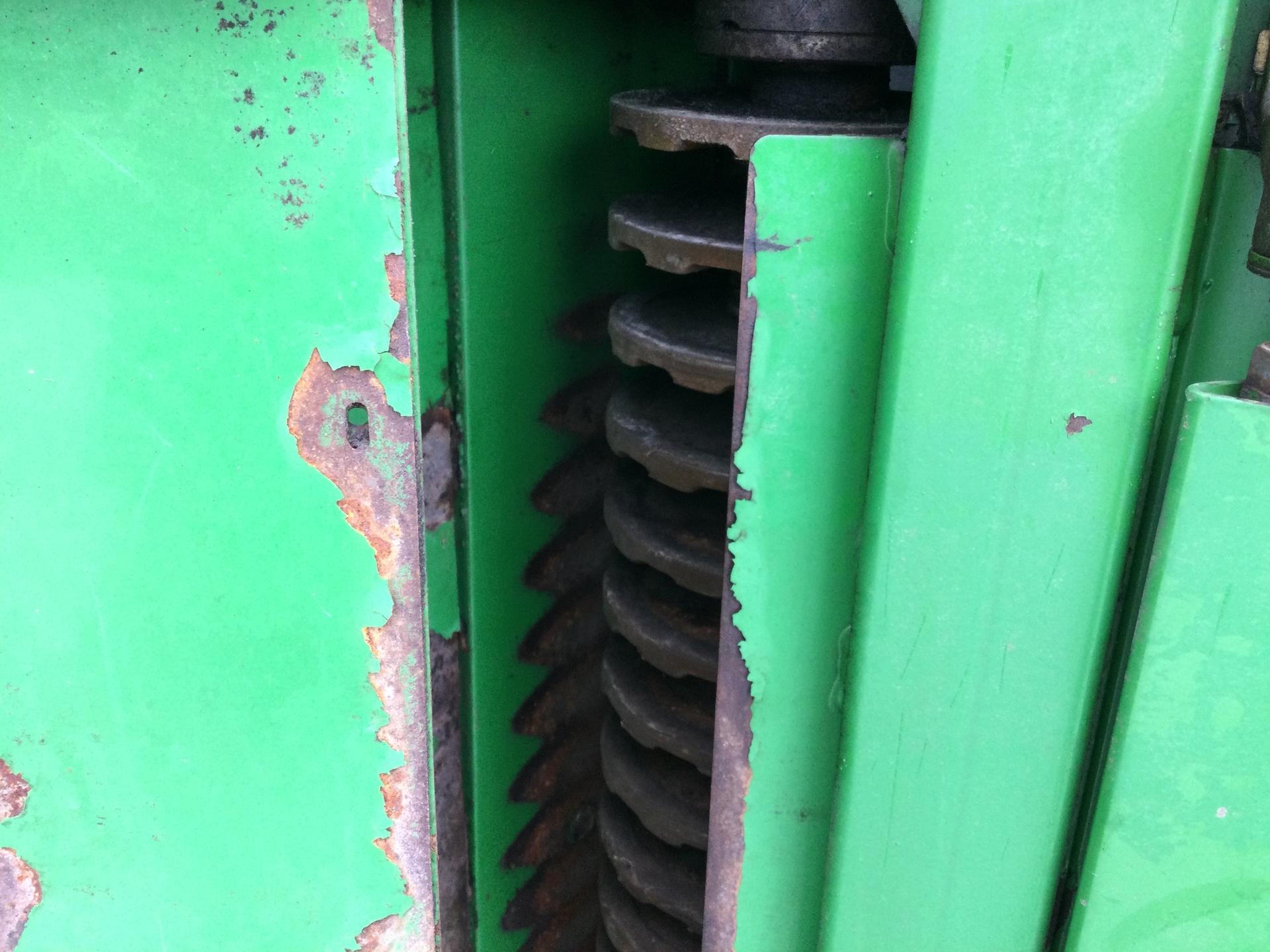 2016 John Deere CP690 Image