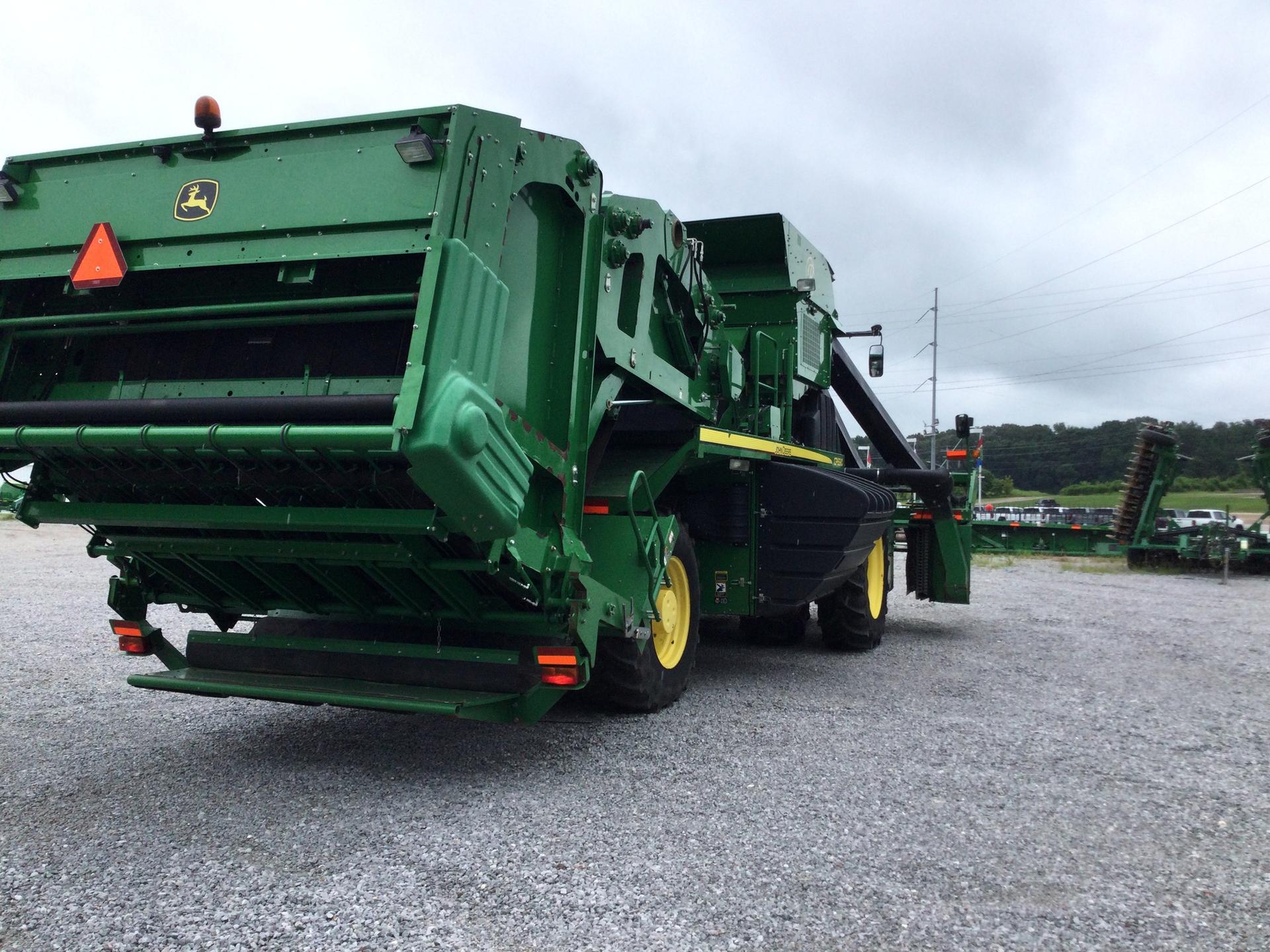 2016 John Deere CP690 Image