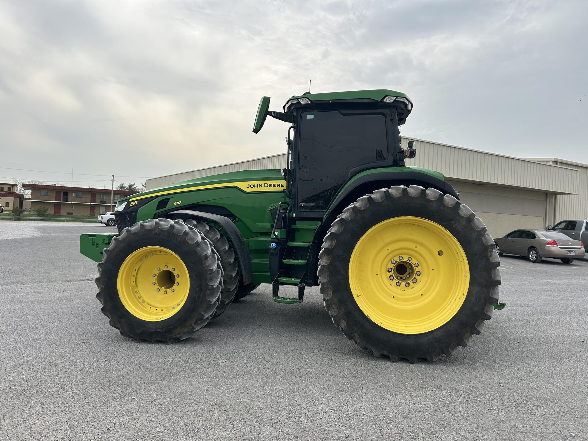 2021 John Deere 8R 410 Image