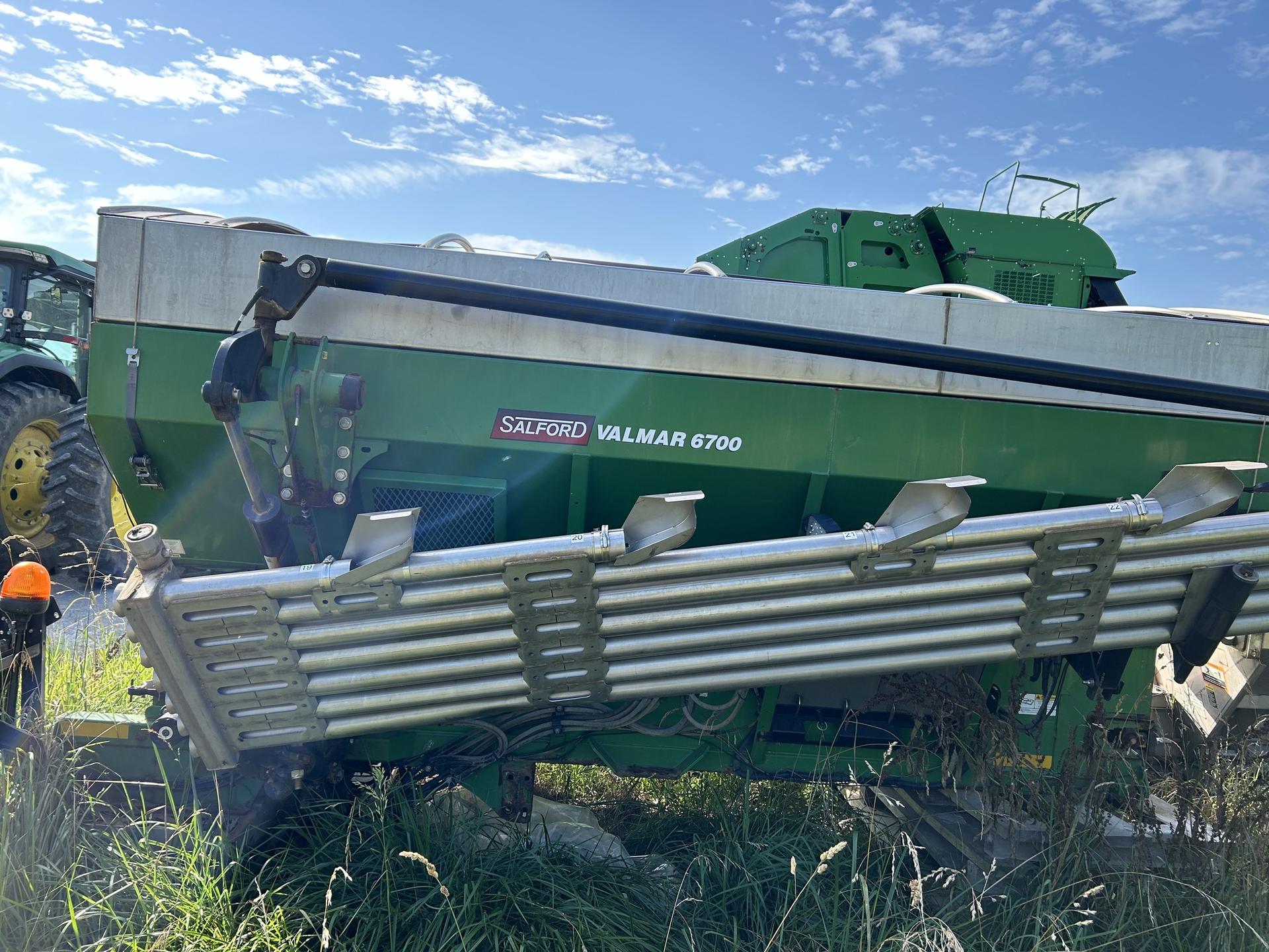2019 Salford 6700 Image