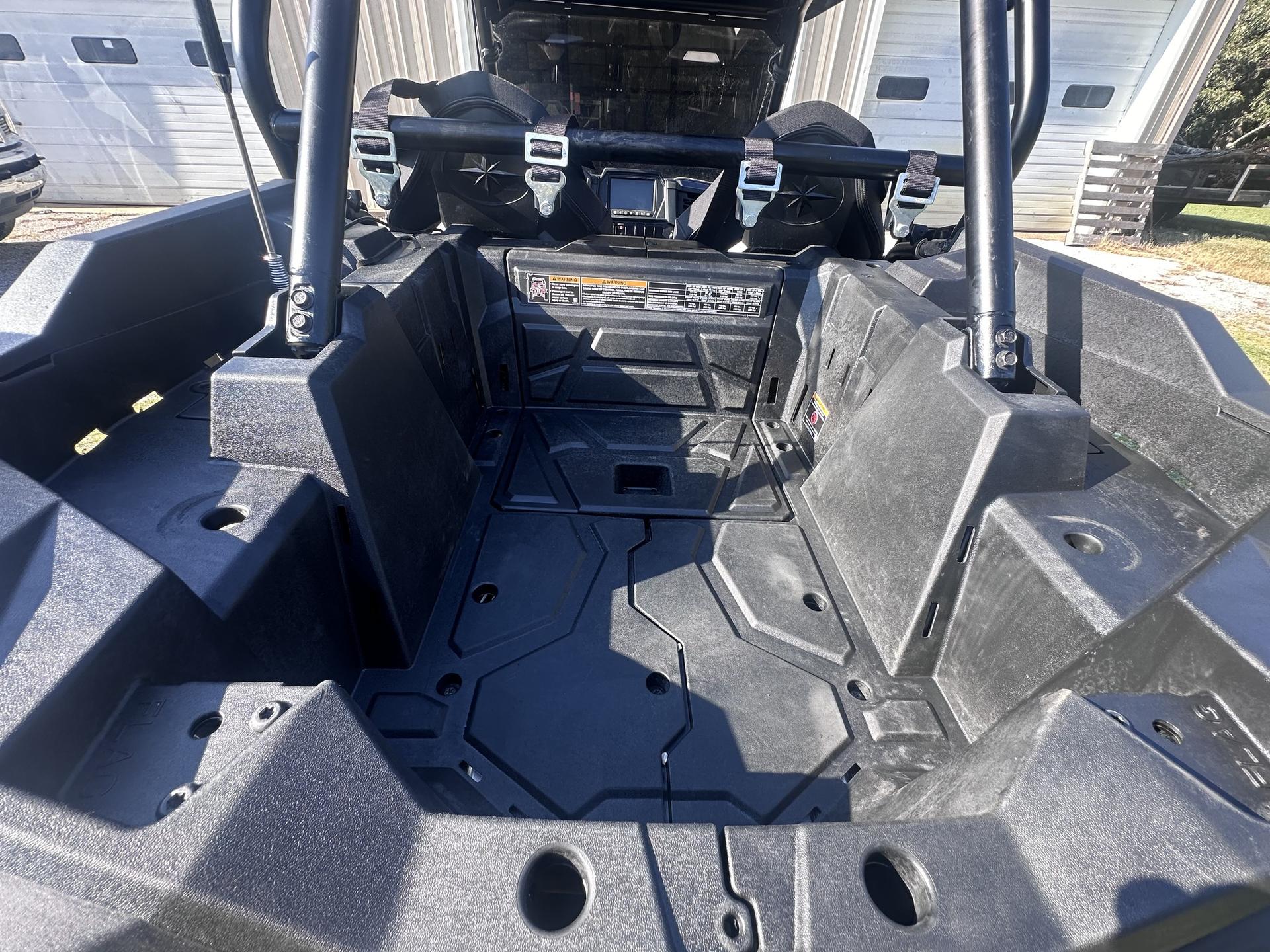 2021 Polaris RZR XP Image