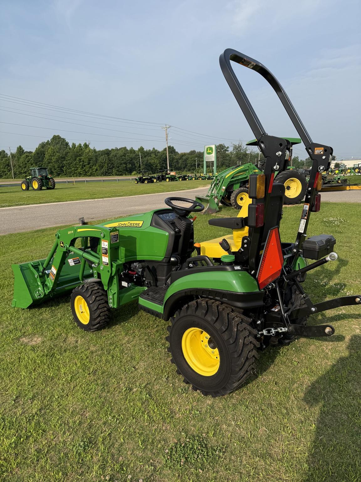 2024 John Deere 1025R Image