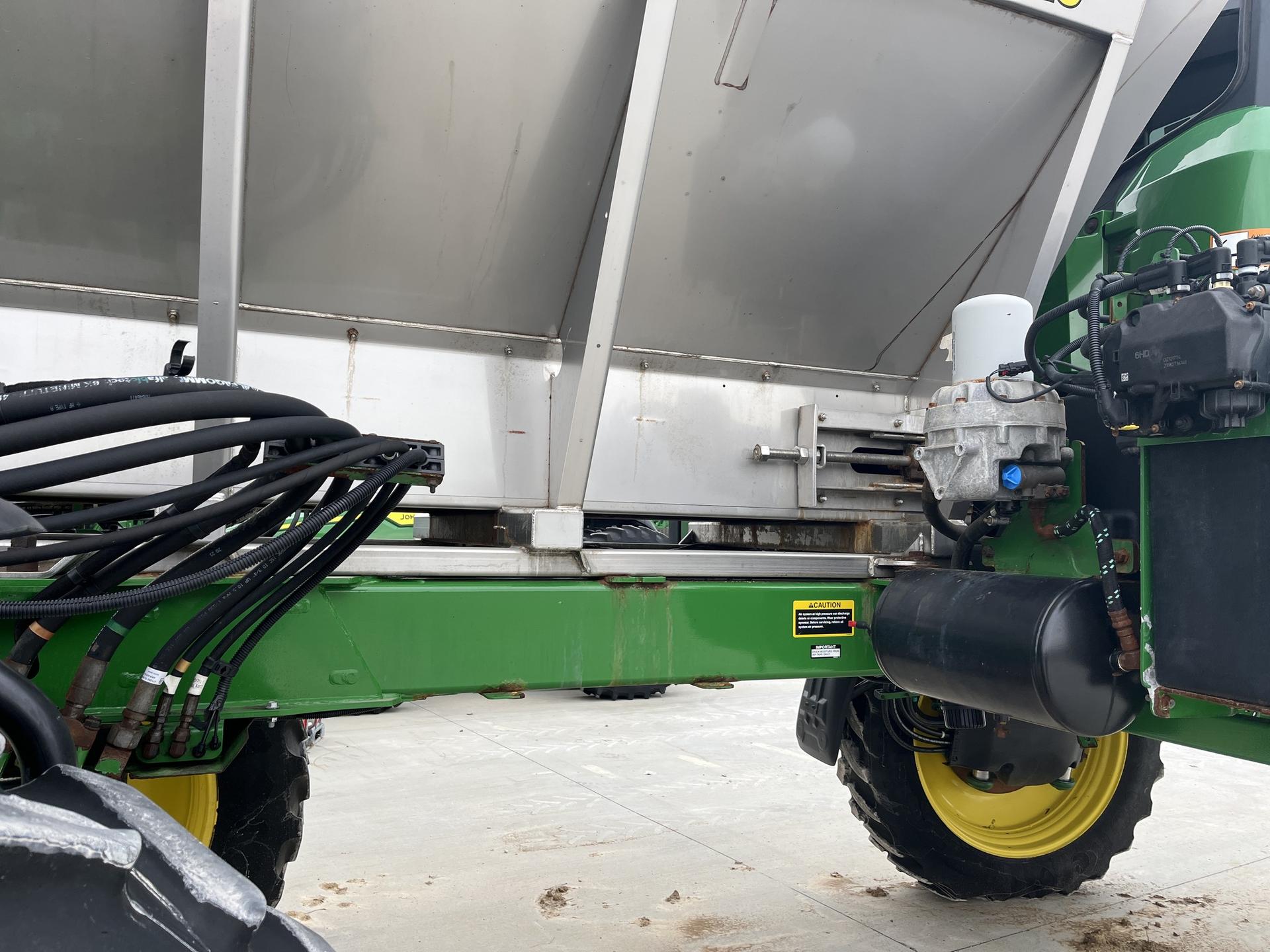 2022 John Deere 400R Image