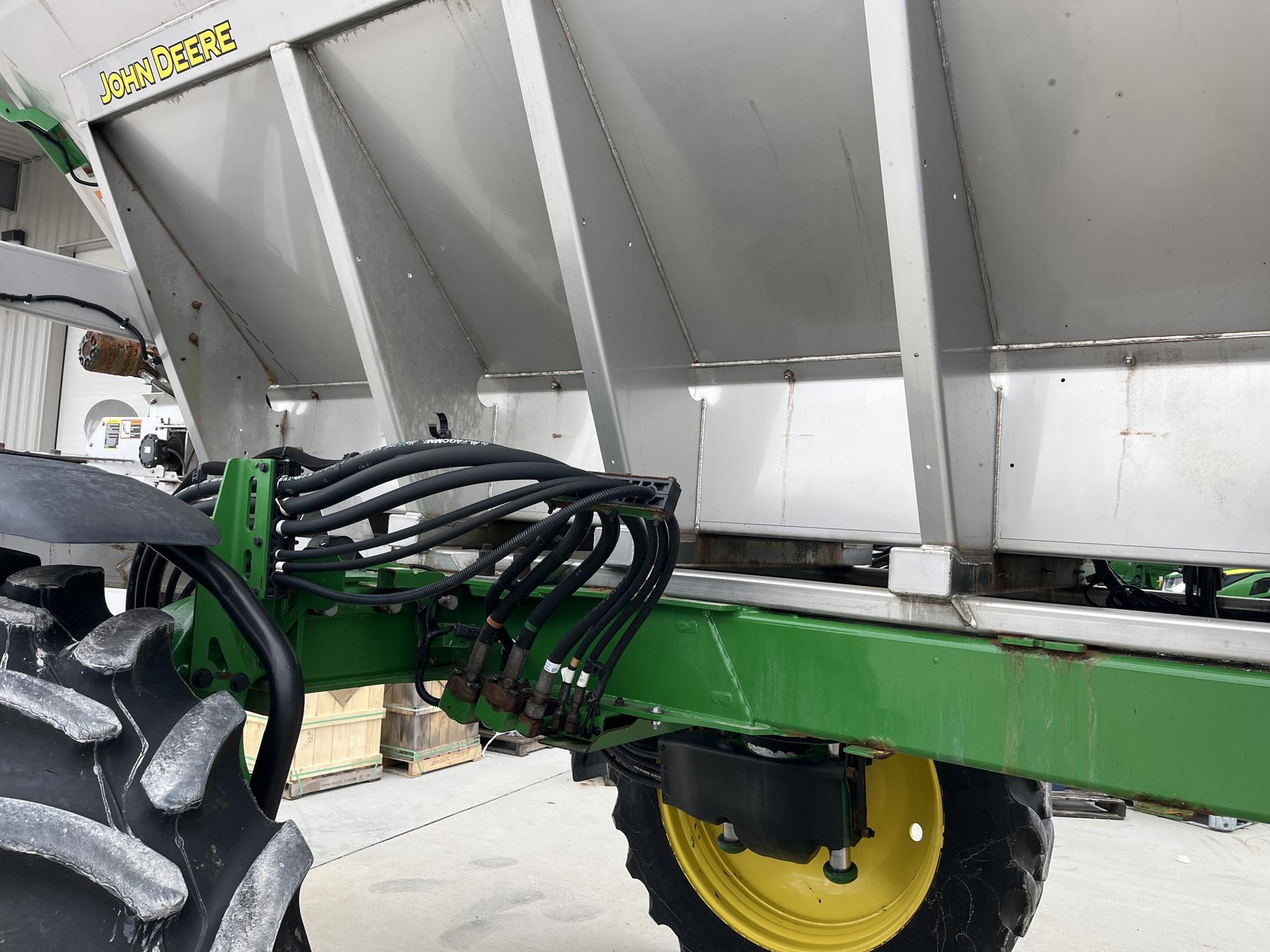 2022 John Deere 400R Image