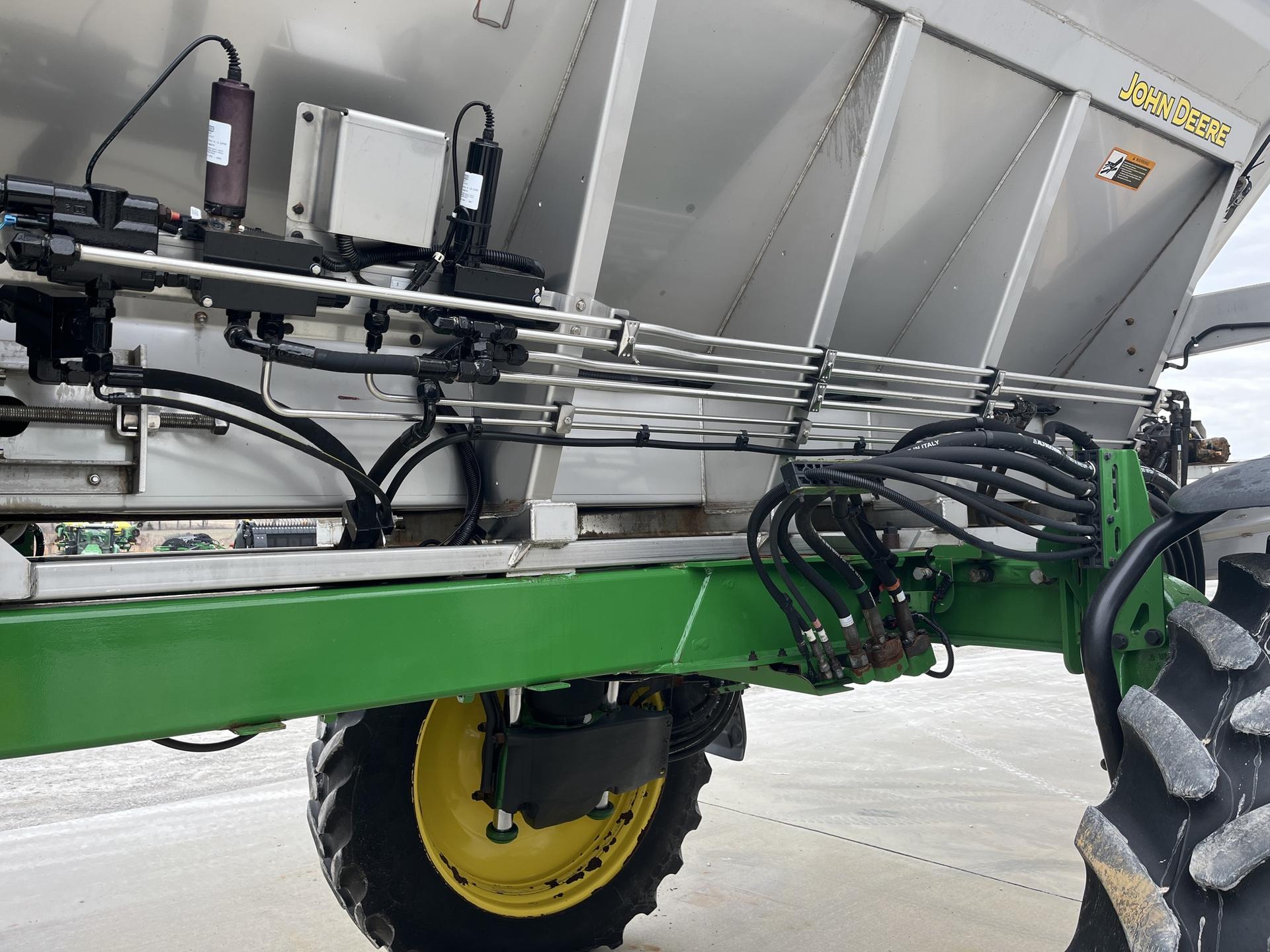 2022 John Deere 400R Image
