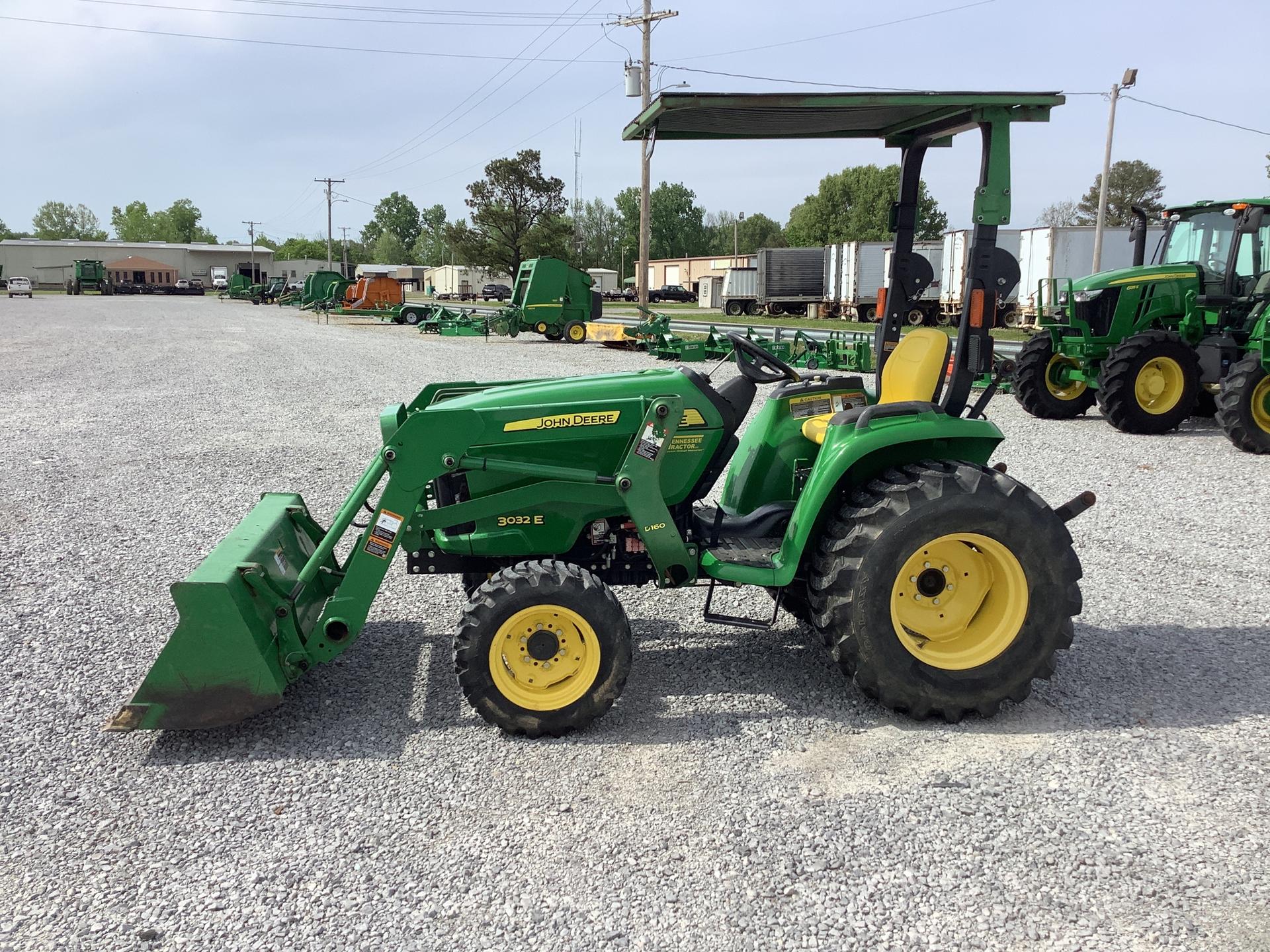 2016 John Deere 3032E Image