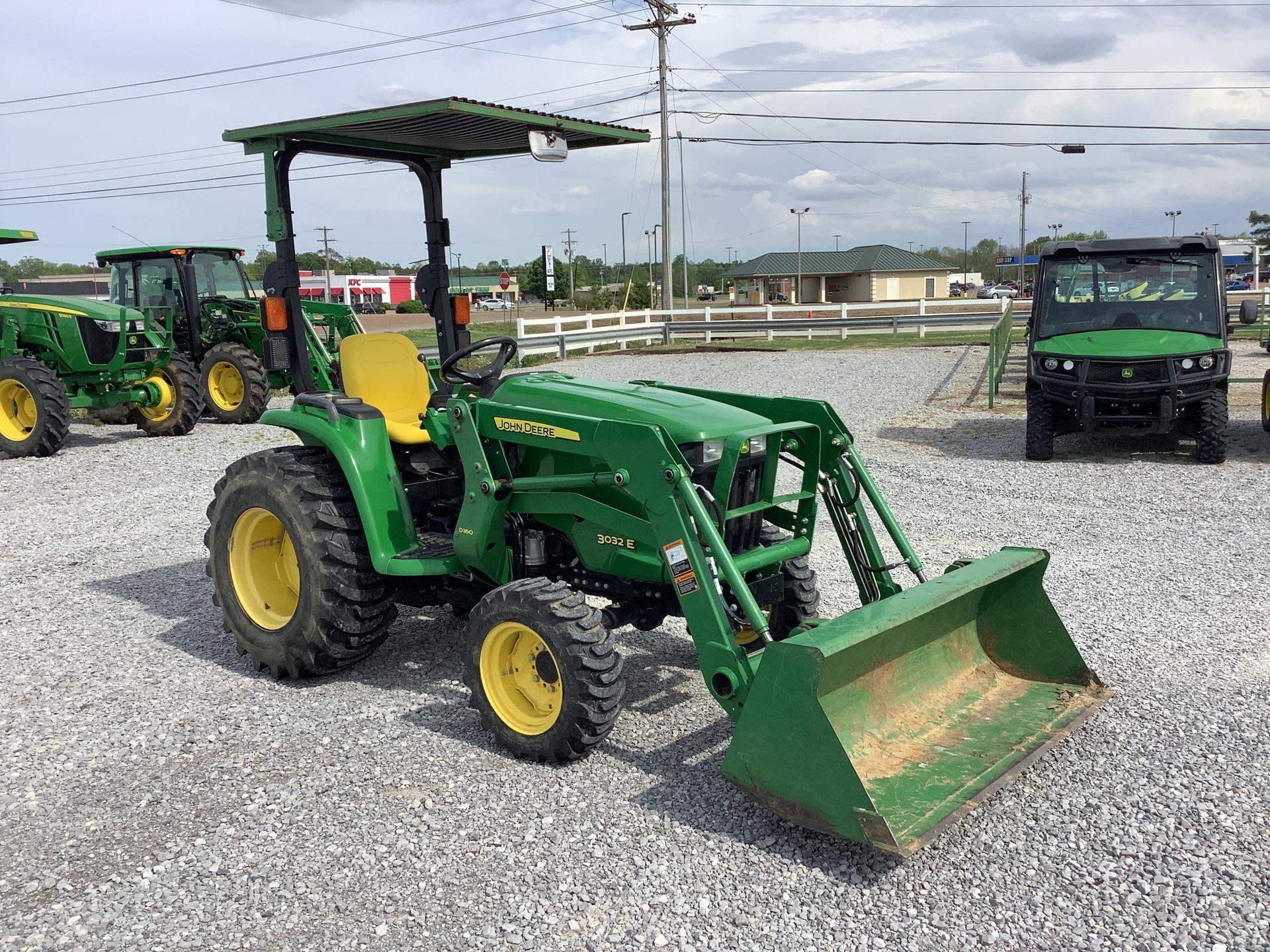 2016 John Deere 3032E Image