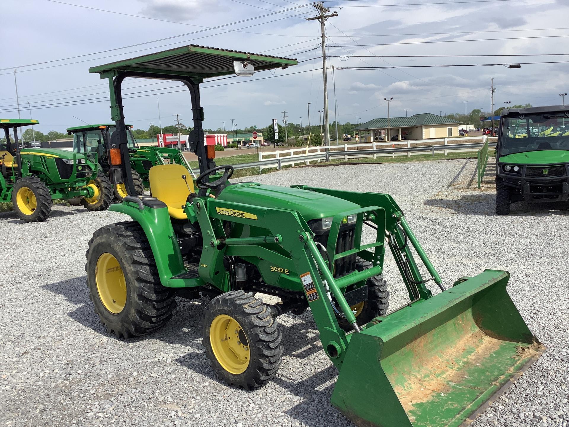 2016 John Deere 3032E Image
