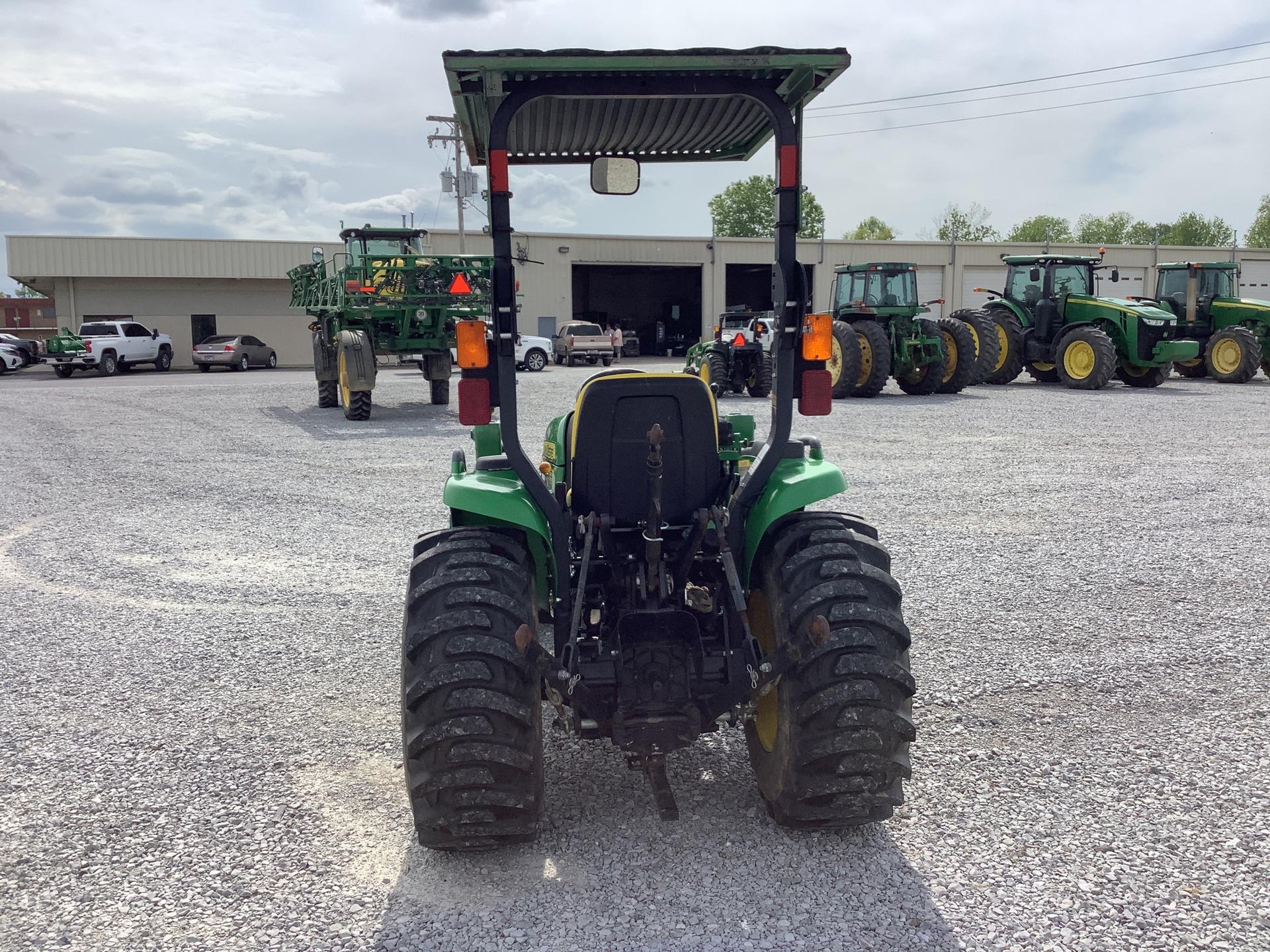 2016 John Deere 3032E Image