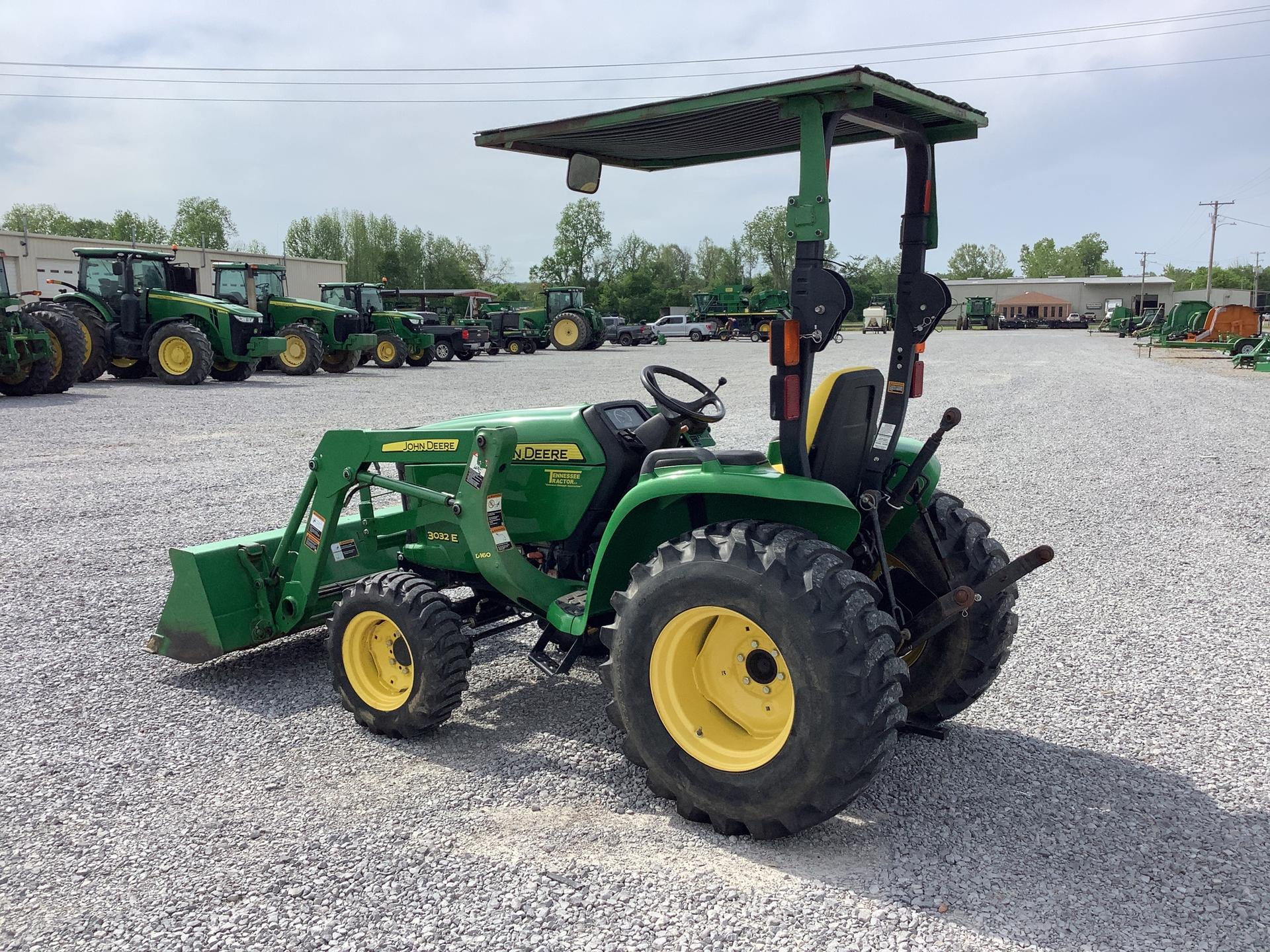 2016 John Deere 3032E Image