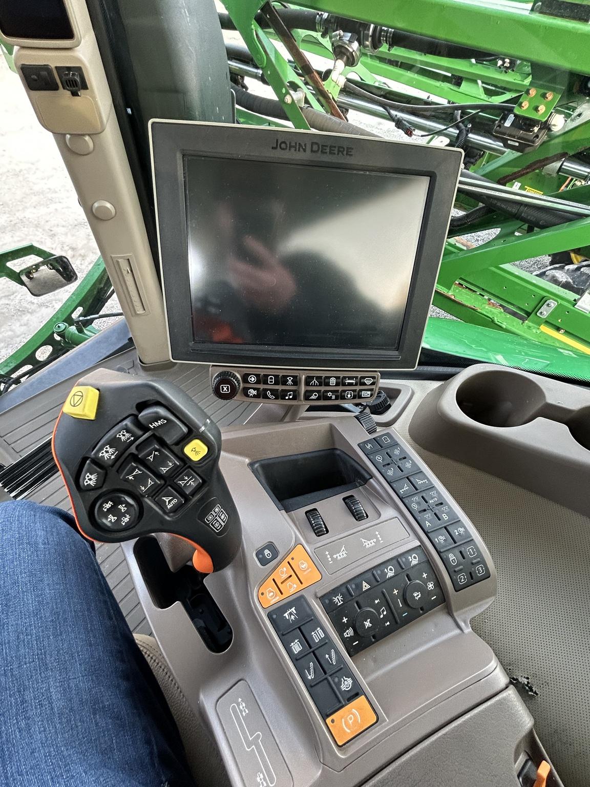 2019 John Deere R4038 Image