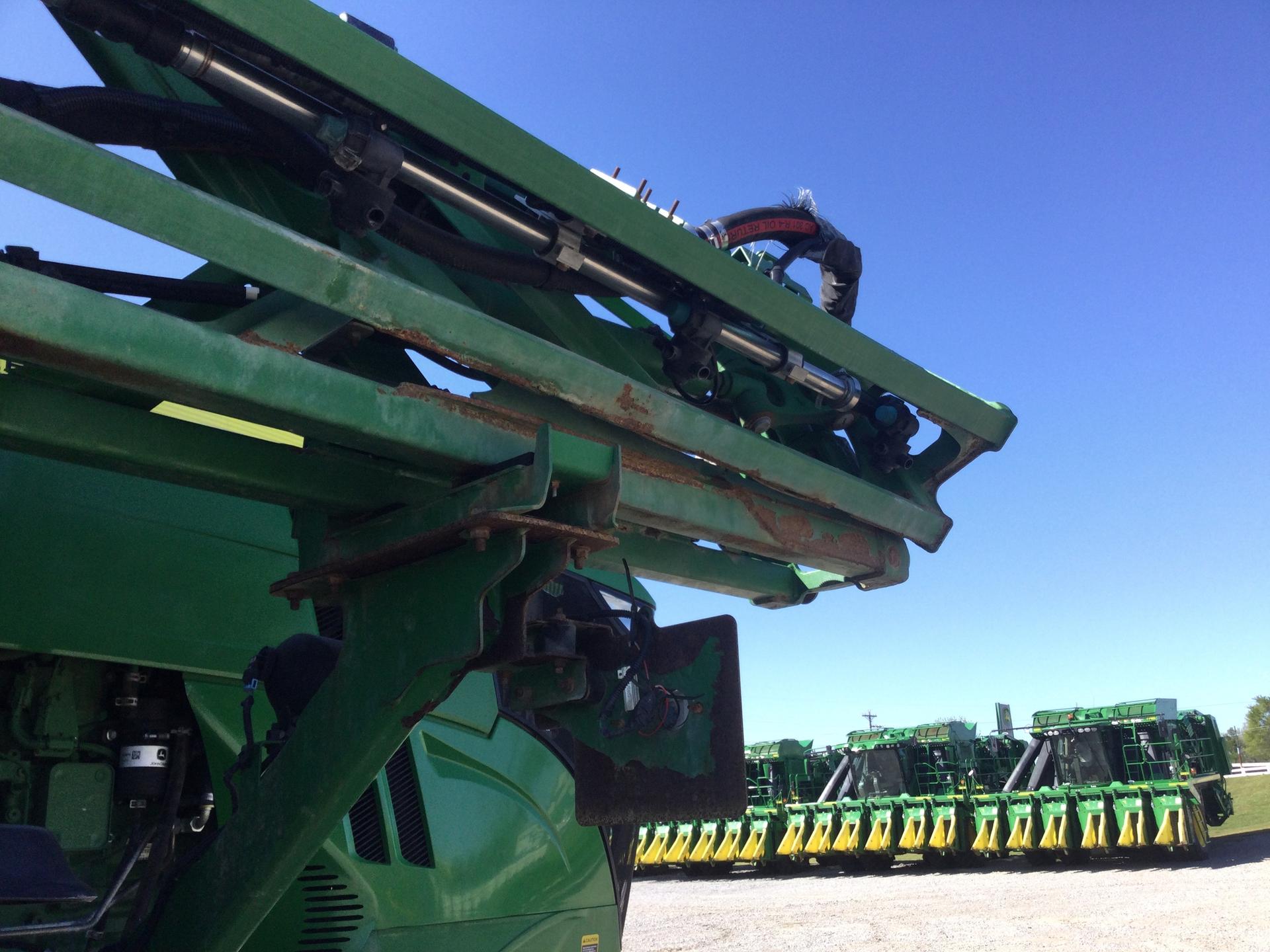 2015 John Deere R4030 Image