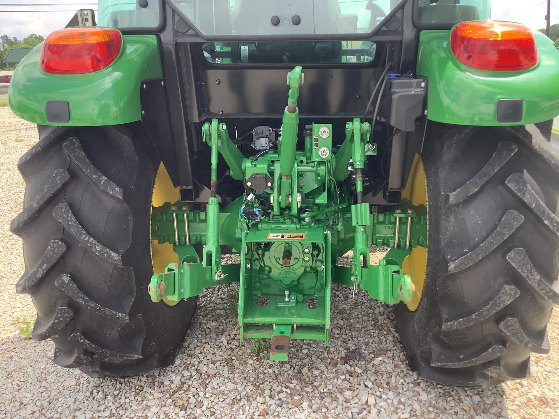 2022 John Deere 5055E Image