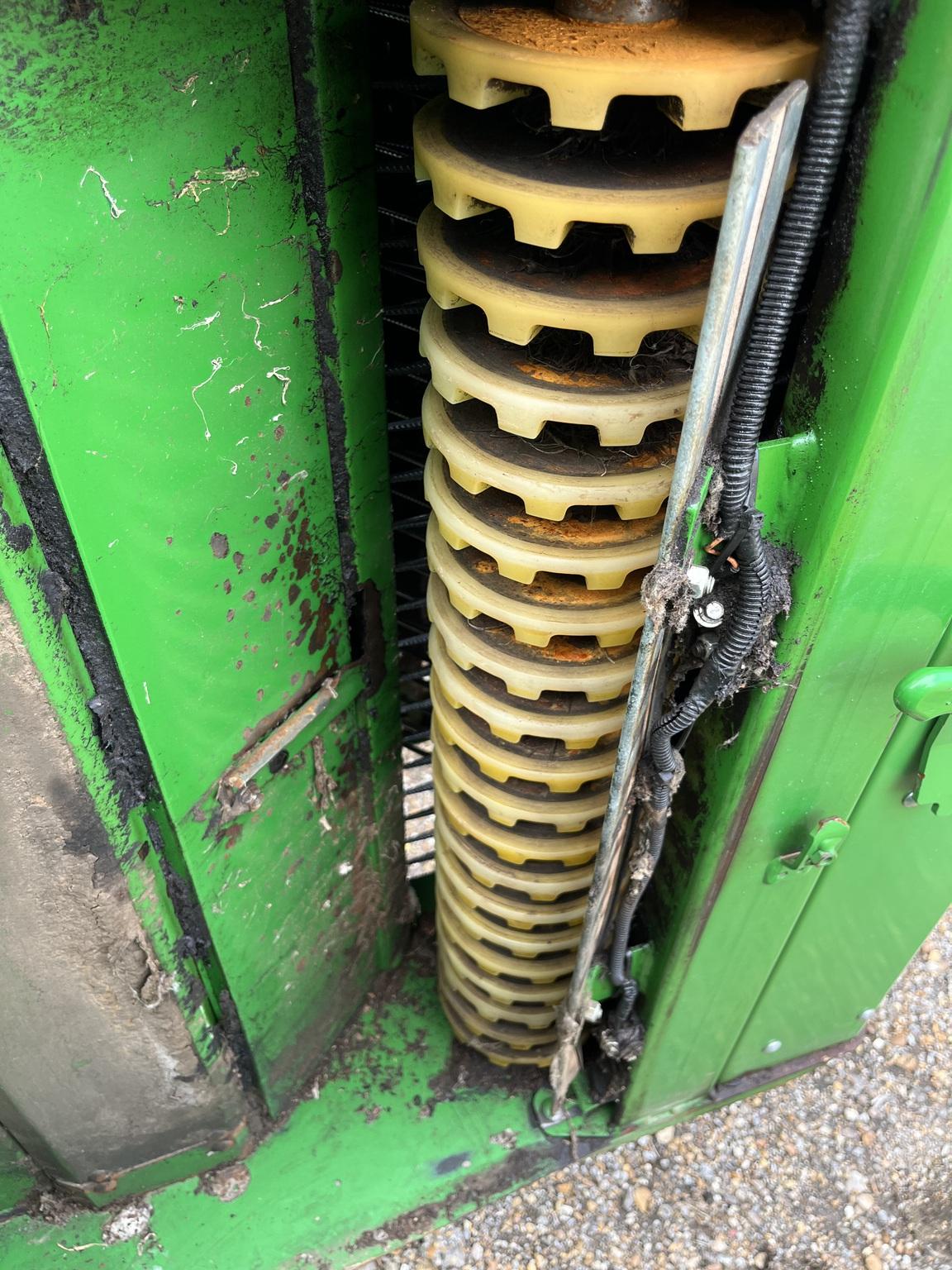 2021 John Deere CP690 Image