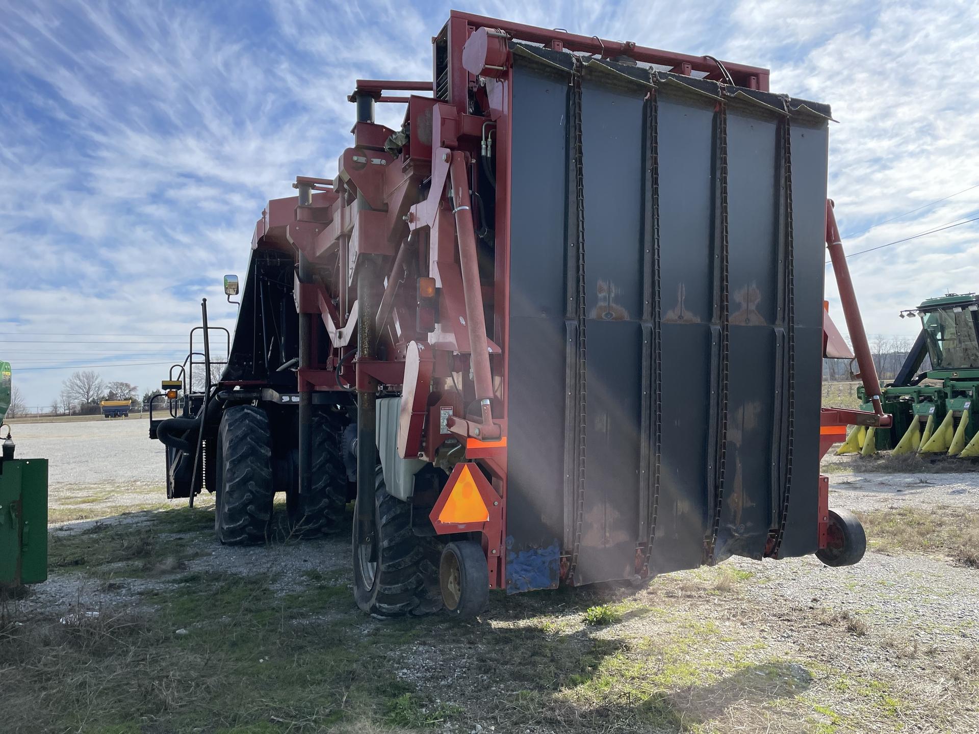 2009 Case IH 625 MBX Image