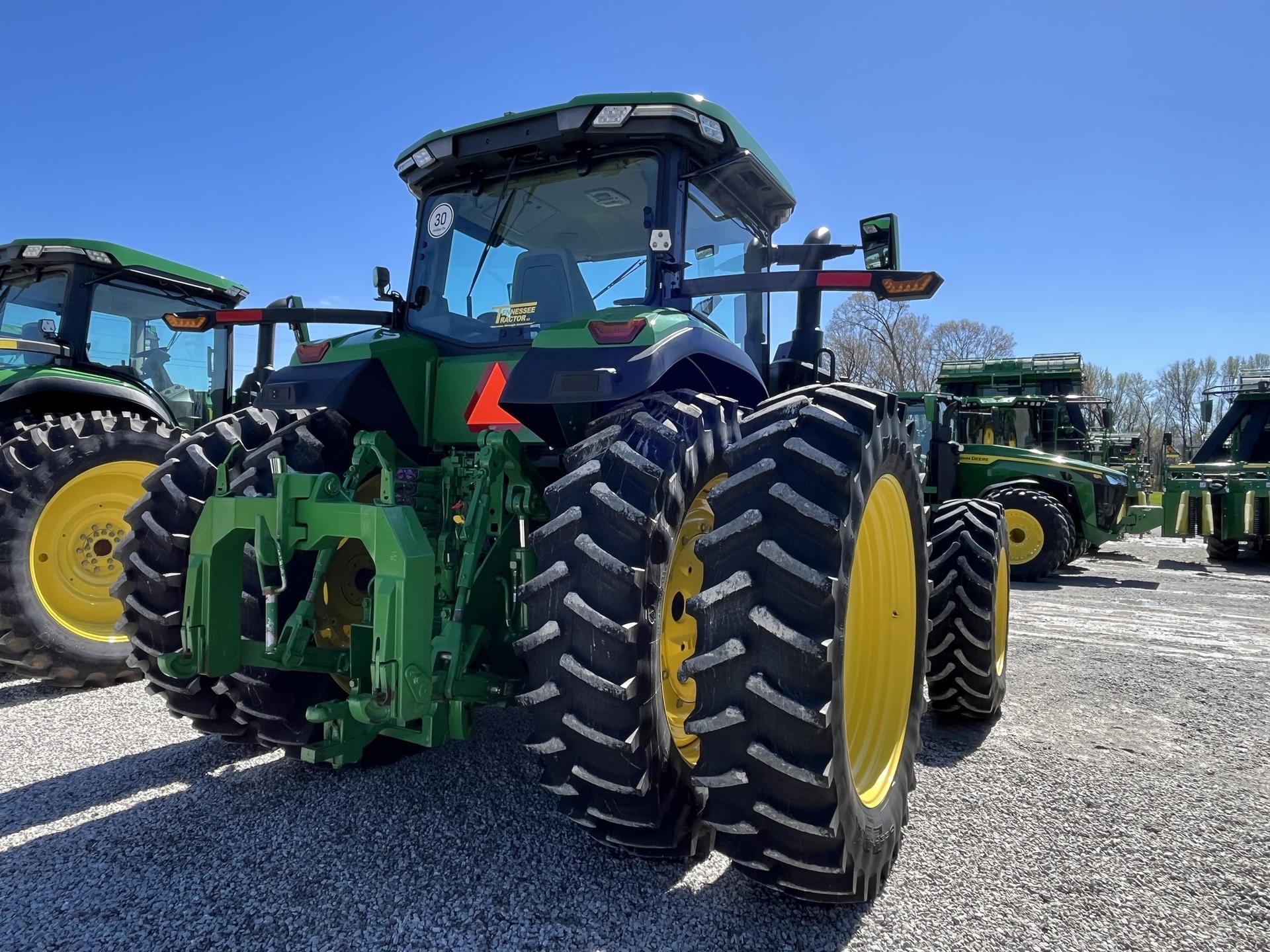 2022 John Deere 8R 230 Image